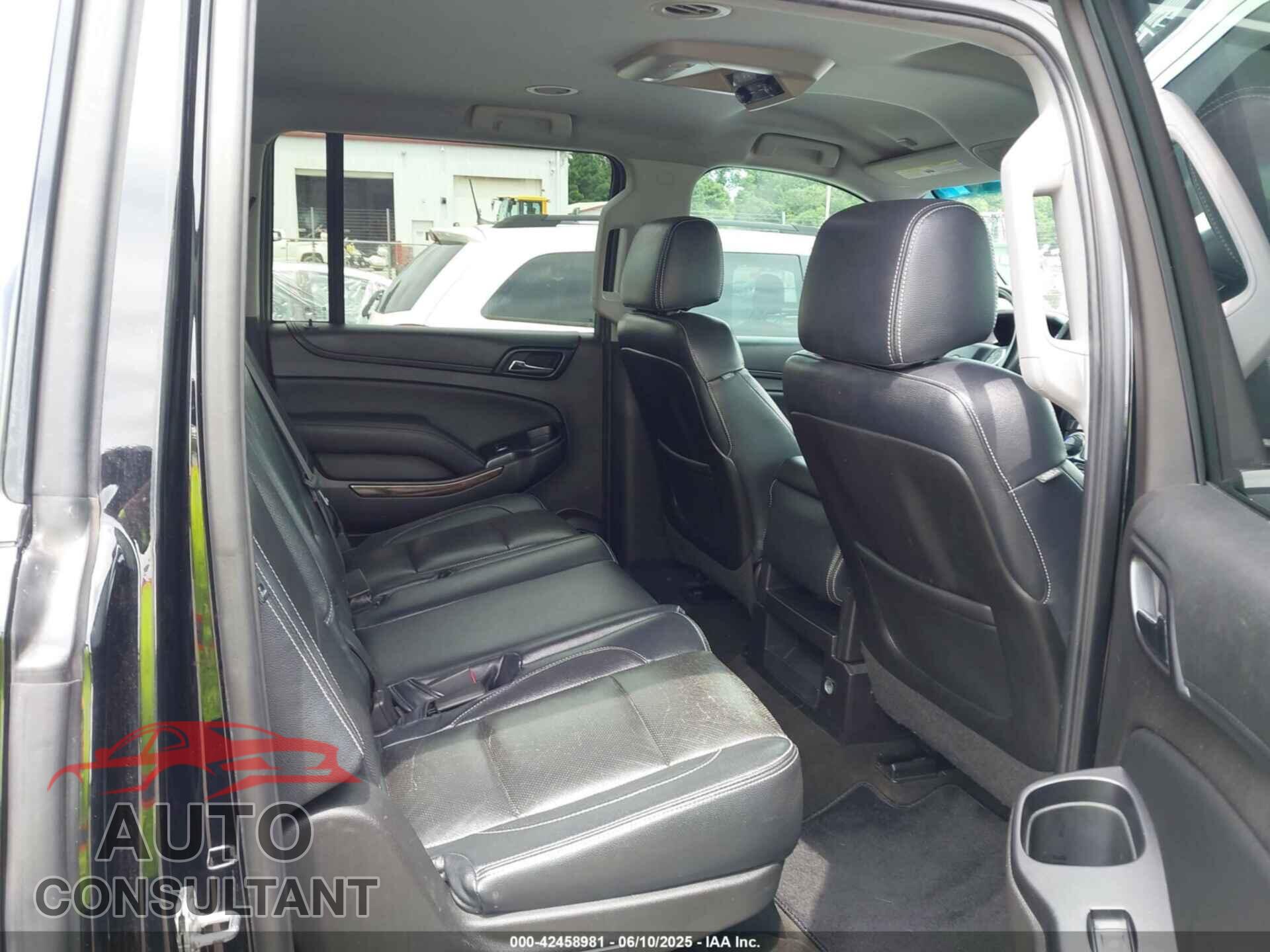 CHEVROLET SUBURBAN 1500 2015 - 1GNSCHEC5FR683083