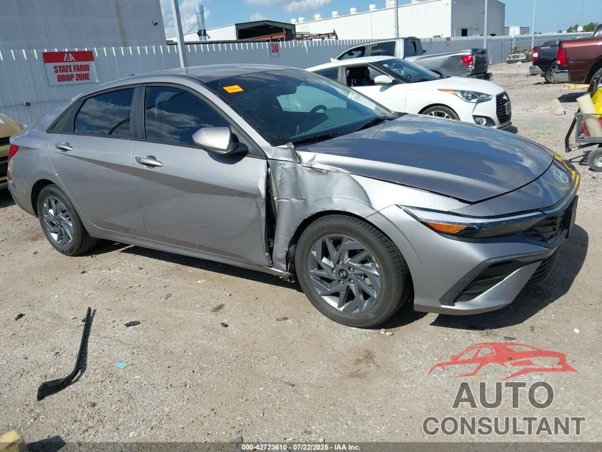 HYUNDAI ELANTRA 2024 - KMHLM4DG9RU766116