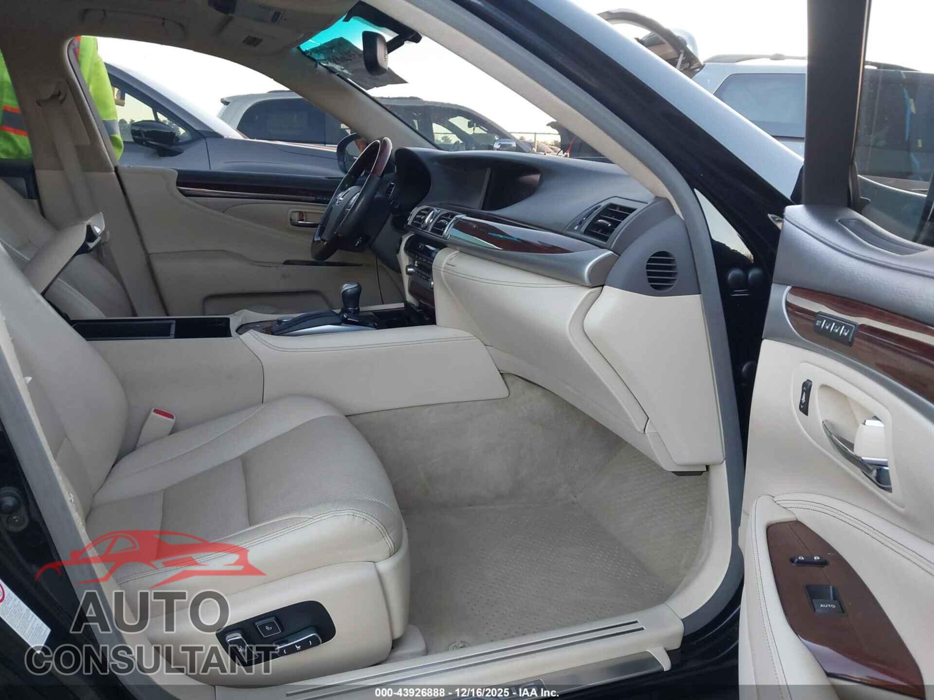 LEXUS LS 460 2014 - JTHCL5EF4E5022610