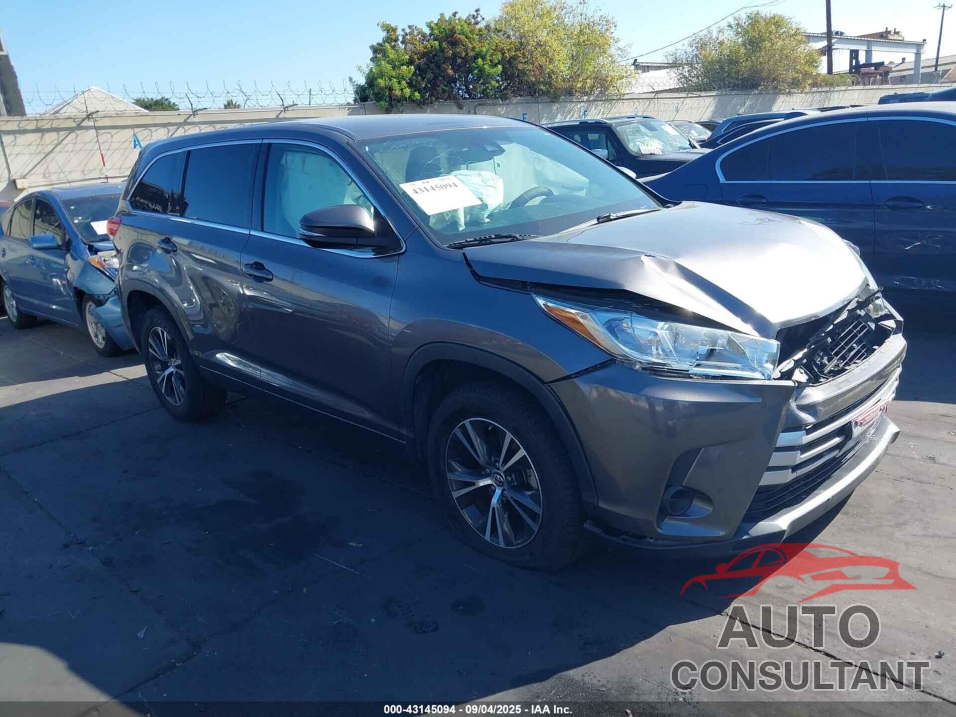 TOYOTA HIGHLANDER 2017 - 5TDZARFH0HS031084