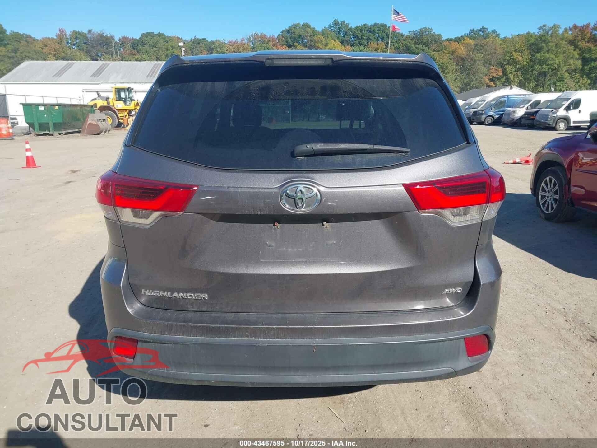 TOYOTA HIGHLANDER 2018 - 5TDBZRFH3JS498564