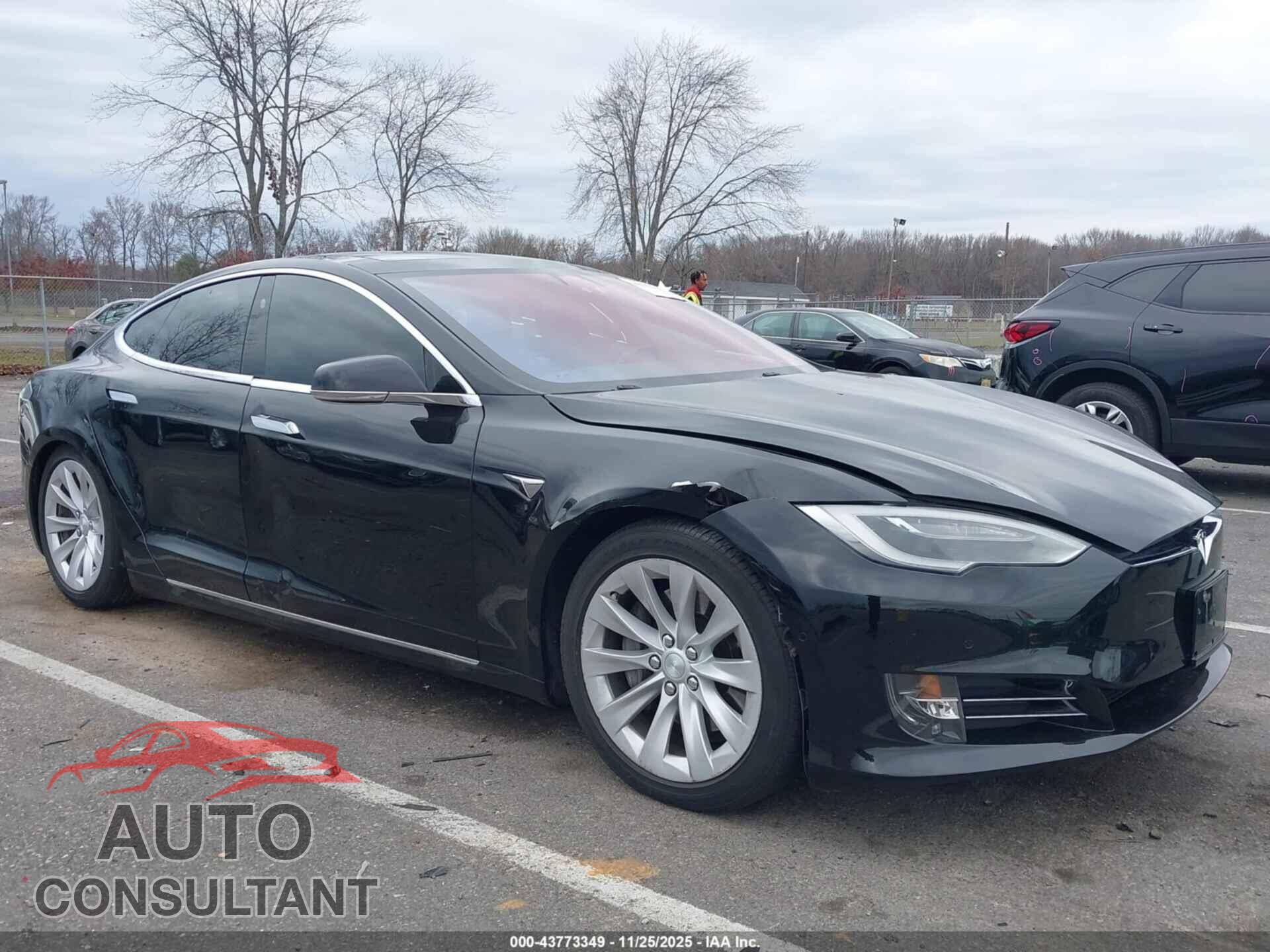 TESLA MODEL S 2017 - 5YJSA1E23HF214502