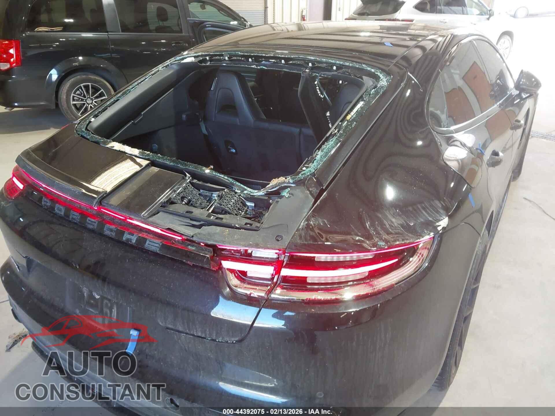 PORSCHE PANAMERA 2017 - WP0AF2A73HL150785