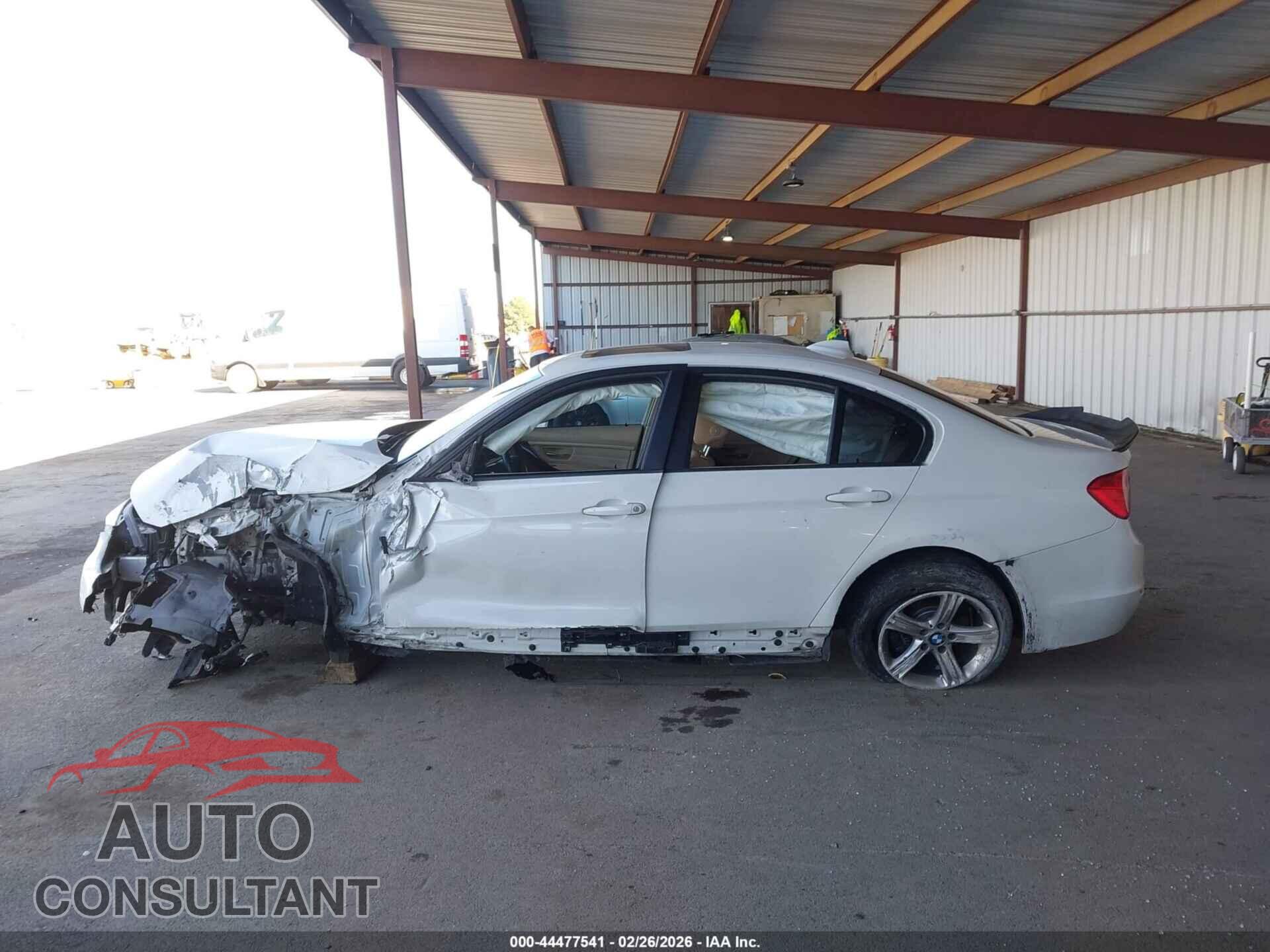 BMW 320I 2014 - WBA3B1C58EK132873