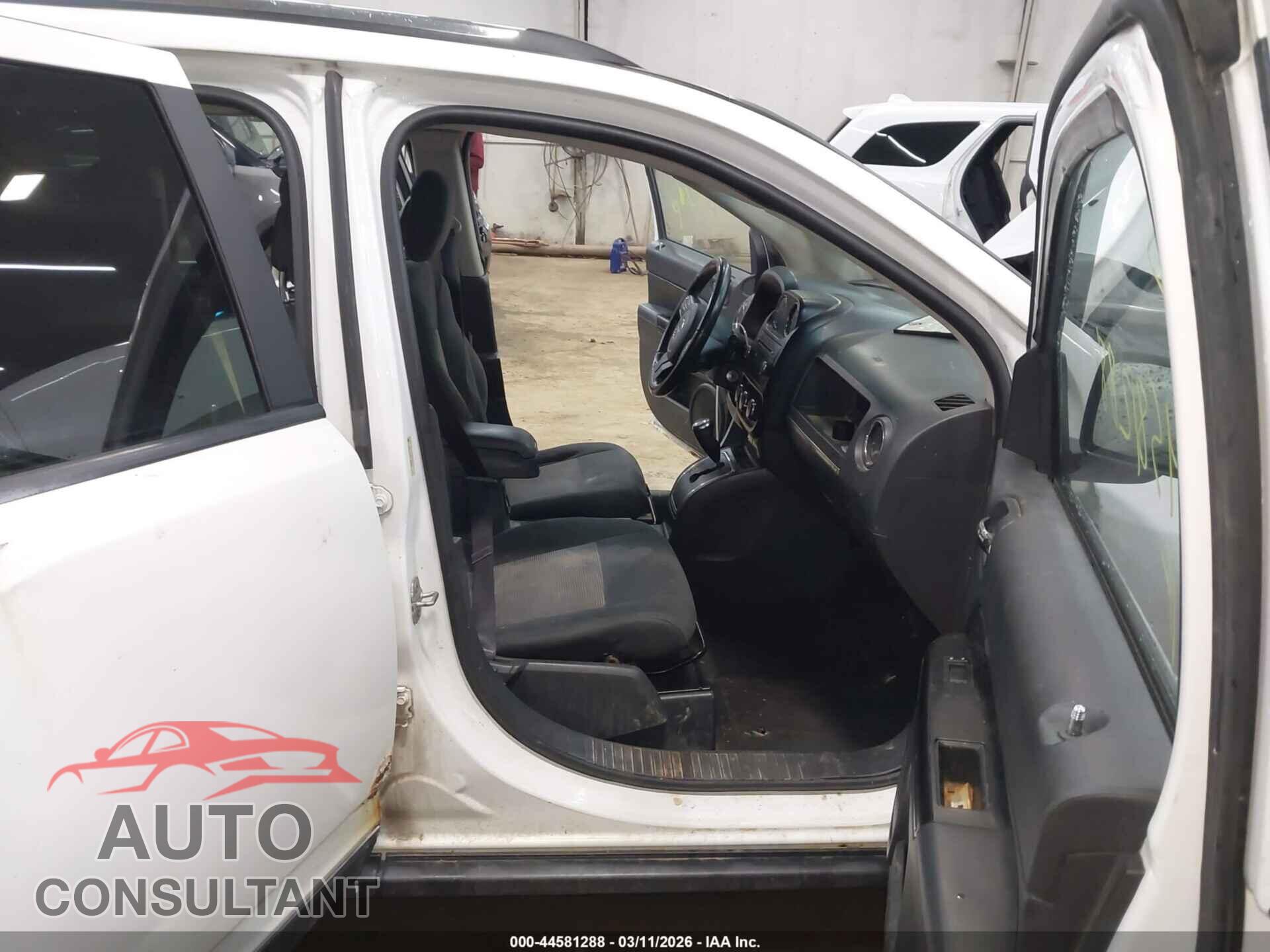 JEEP COMPASS 2011 - 1J4NF1FB2BD188660