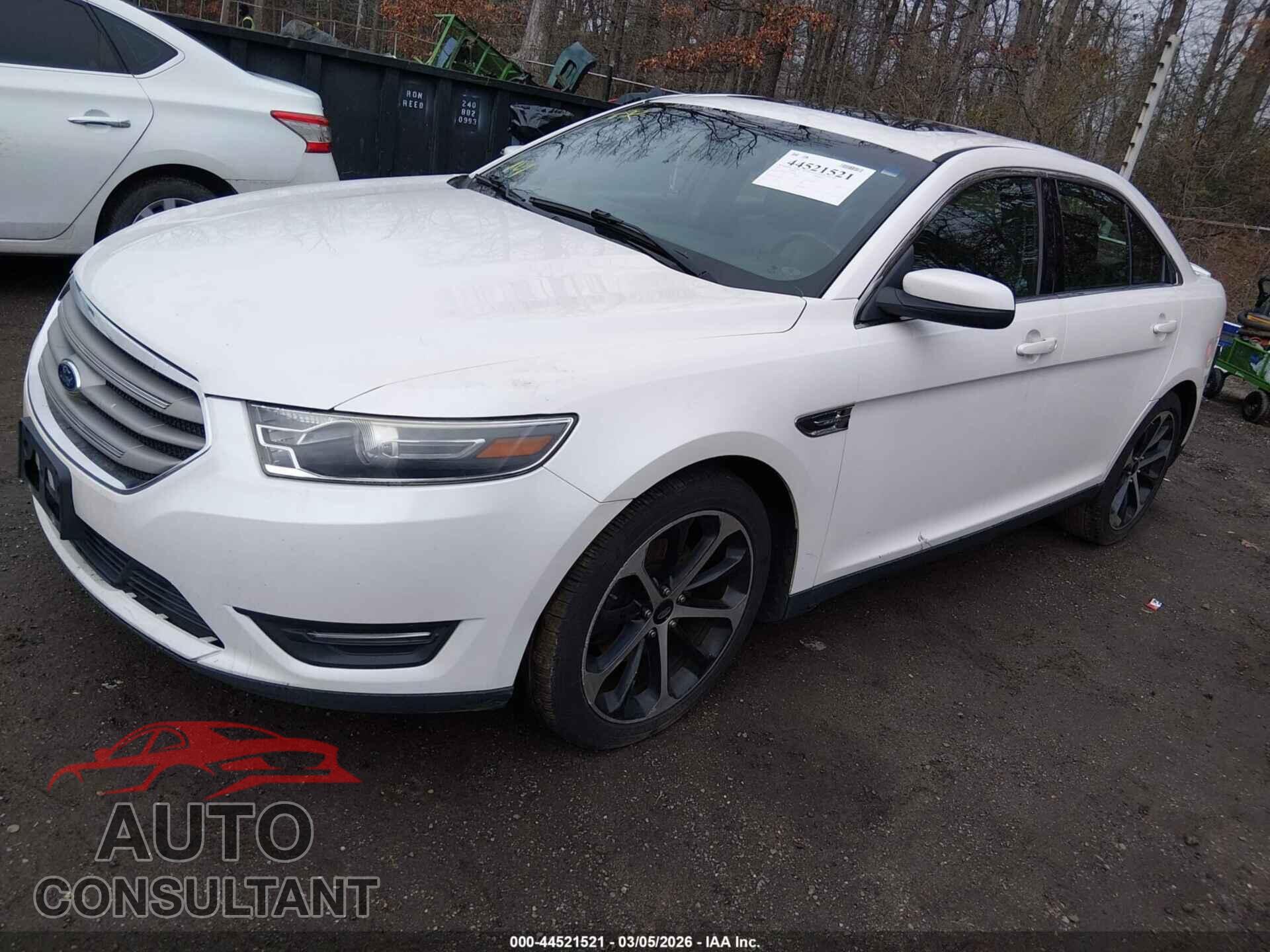 FORD TAURUS 2015 - 1FAHP2E82FG145586
