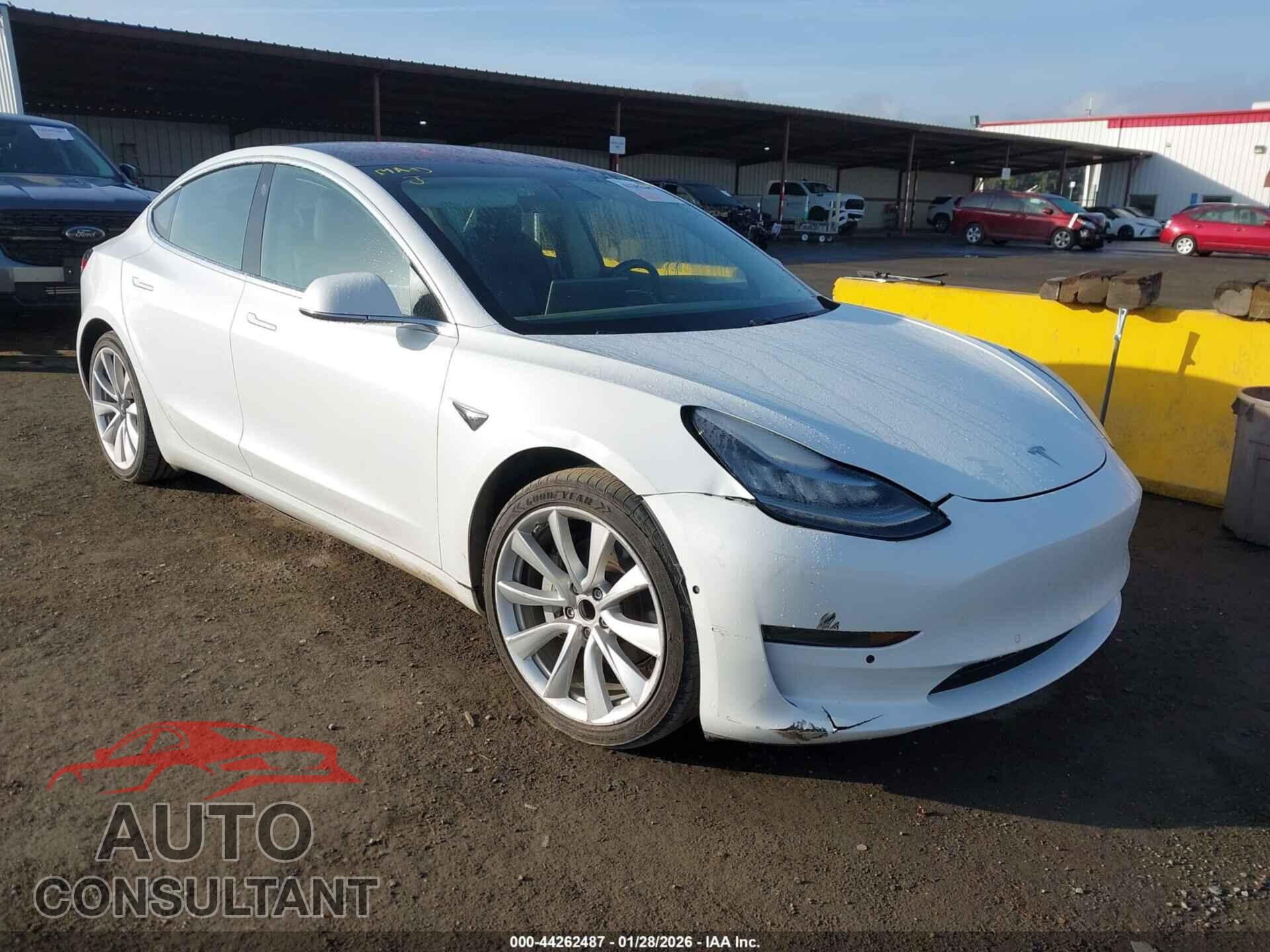 TESLA MODEL 3 2018 - 5YJ3E1EA5JF049140