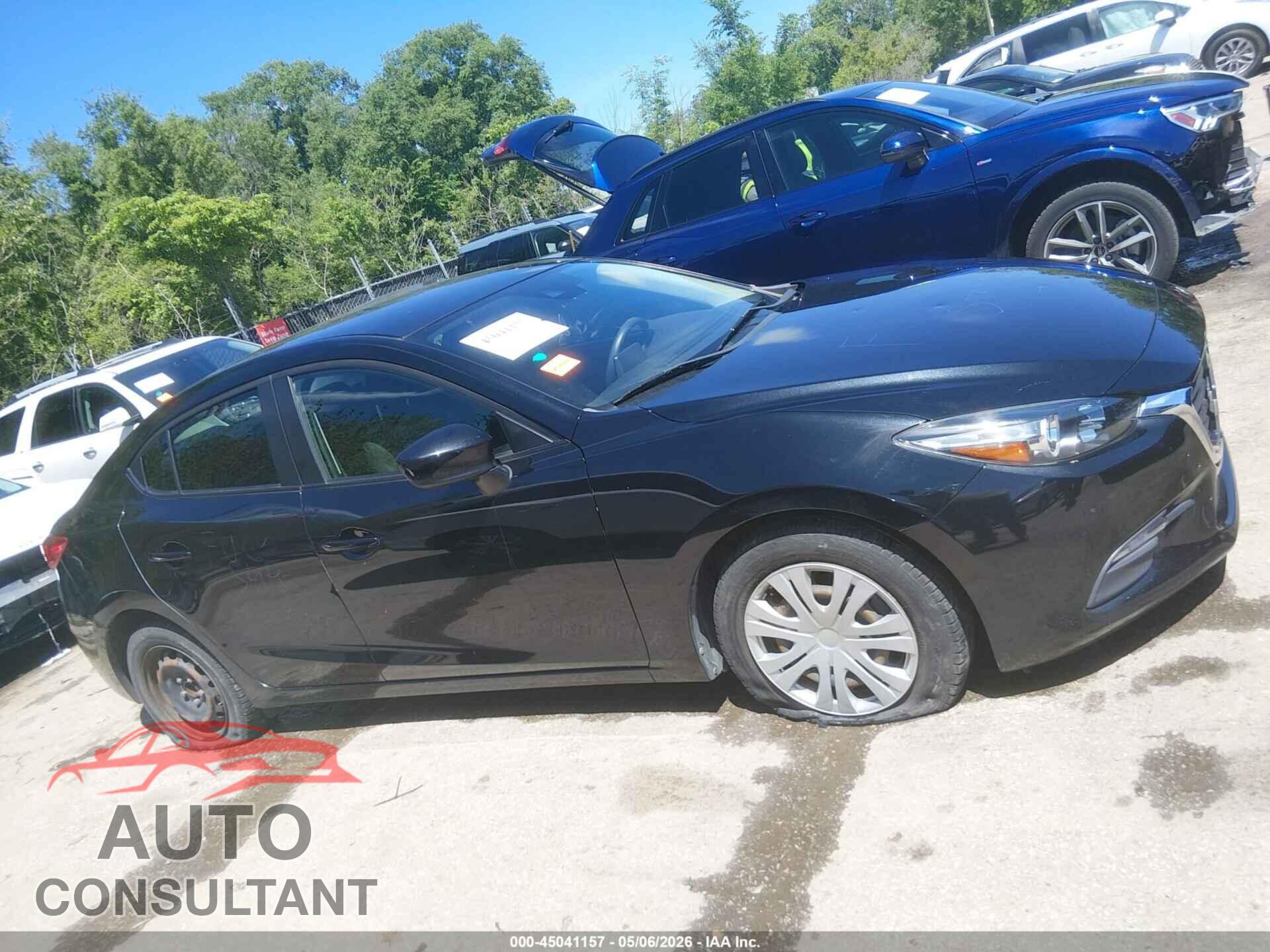 MAZDA MAZDA3 2018 - 3MZBN1U79JM228551
