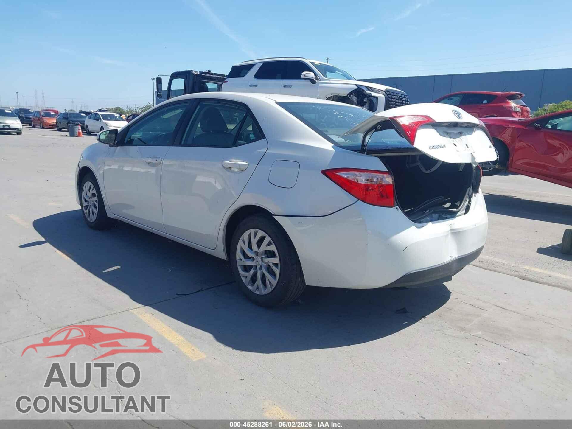 TOYOTA COROLLA 2018 - 5YFBURHE3JP759024