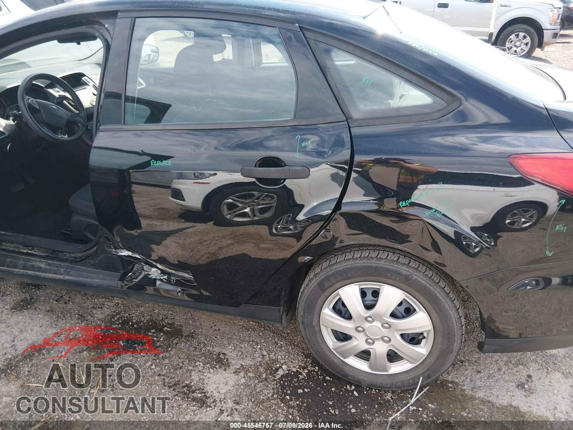 FORD FOCUS 2017 - 1FADP3E23HL313682
