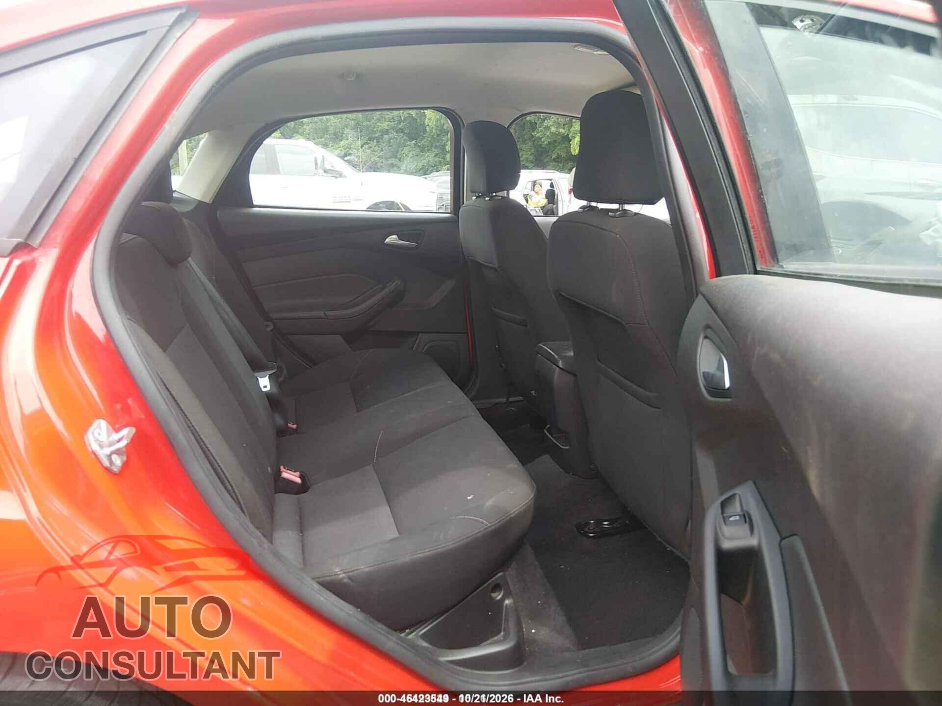 FORD FOCUS 2015 - 1FADP3F20FL241660