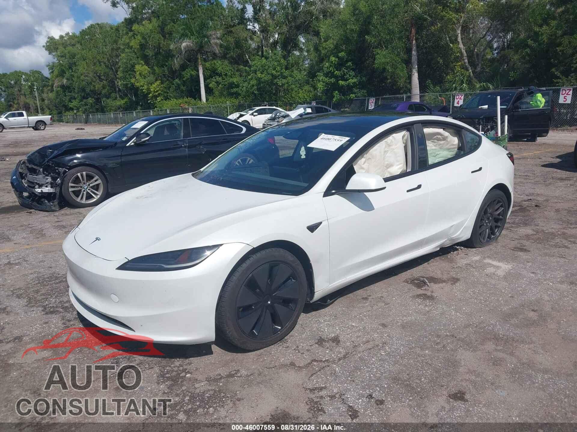 TESLA MODEL 3 2024 - 5YJ3E1EA4RF744592