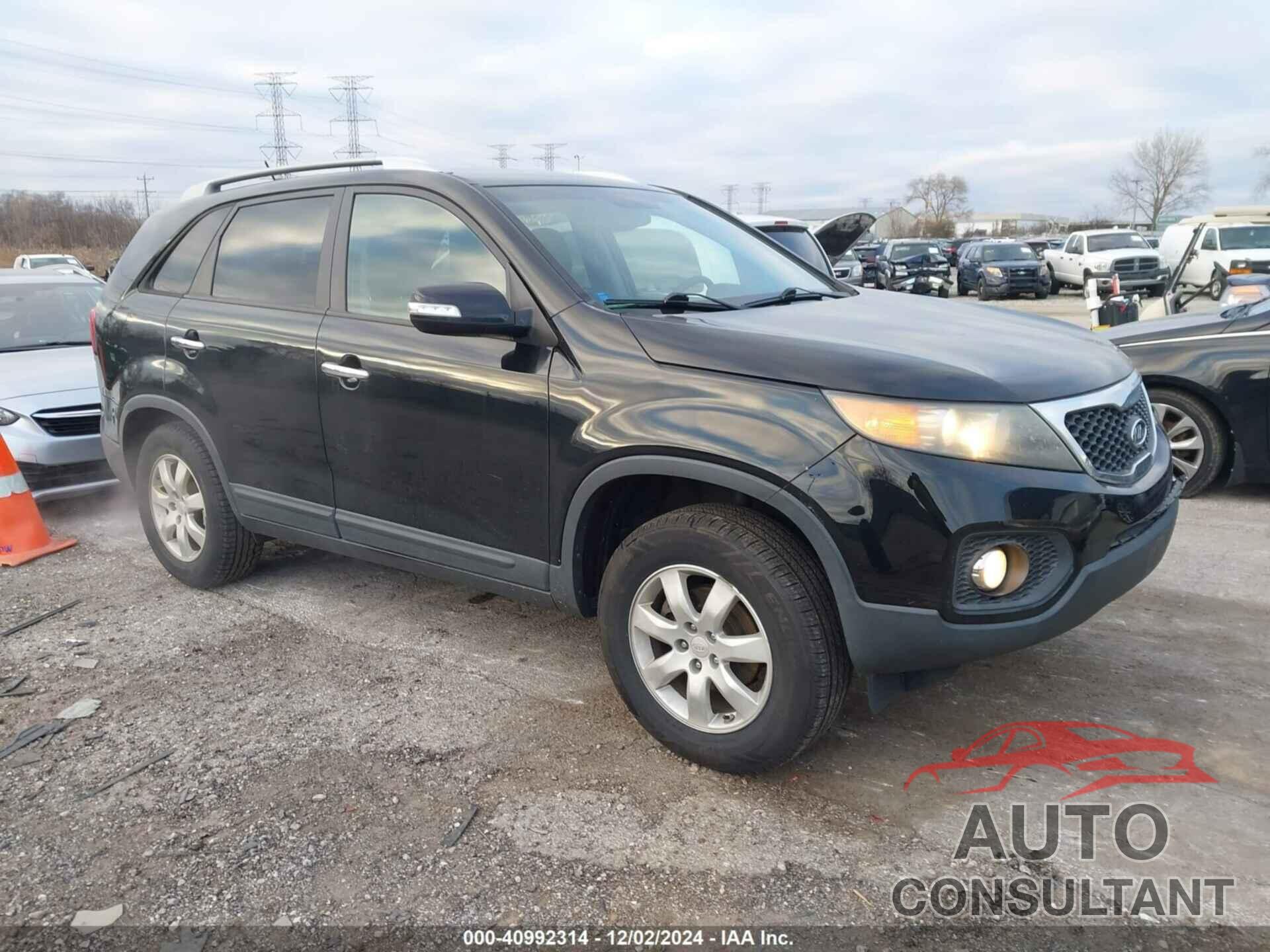 KIA SORENTO 2011 - 5XYKT4A13BG052069