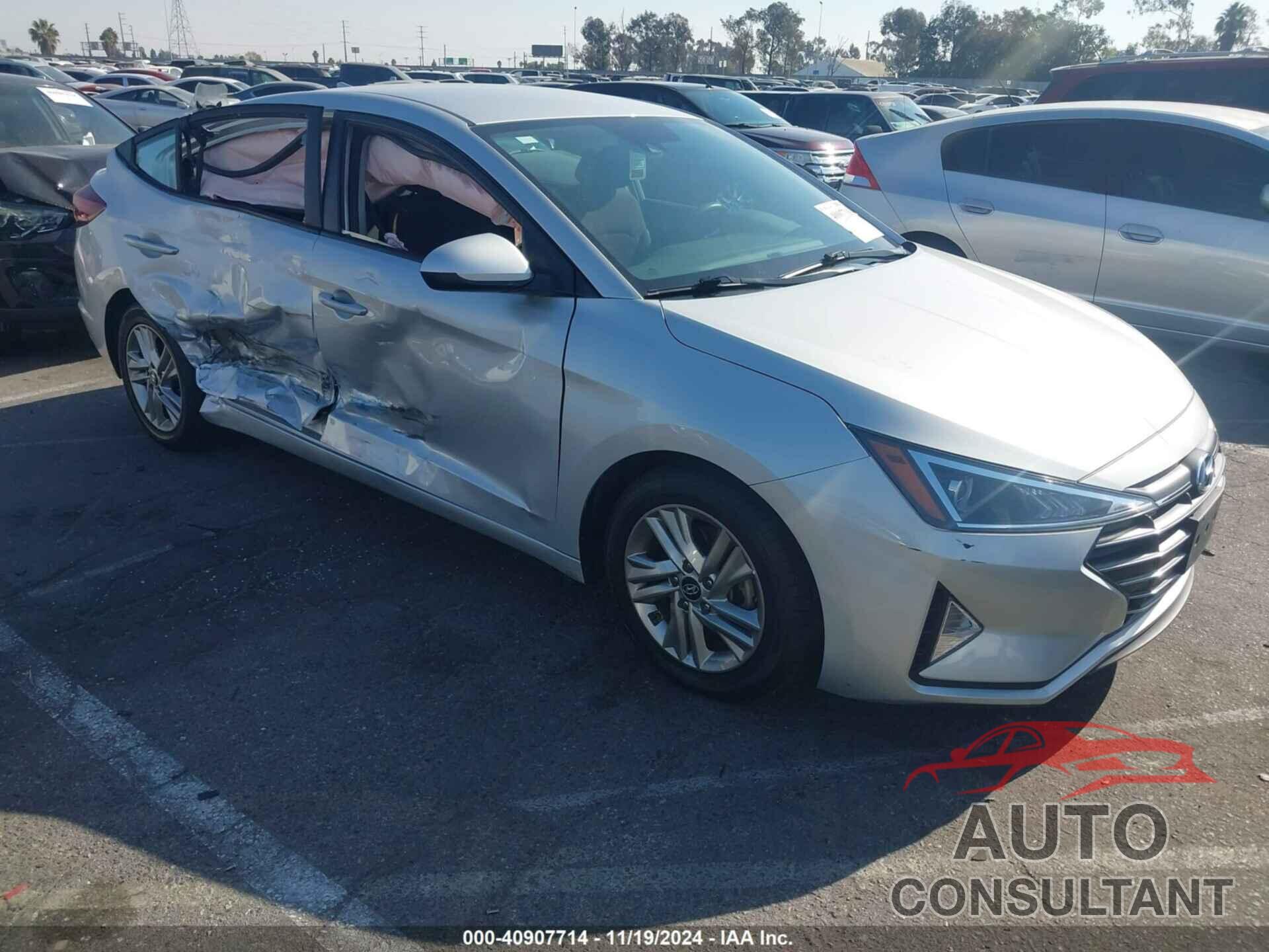 HYUNDAI ELANTRA 2019 - 5NPD84LF3KH426837