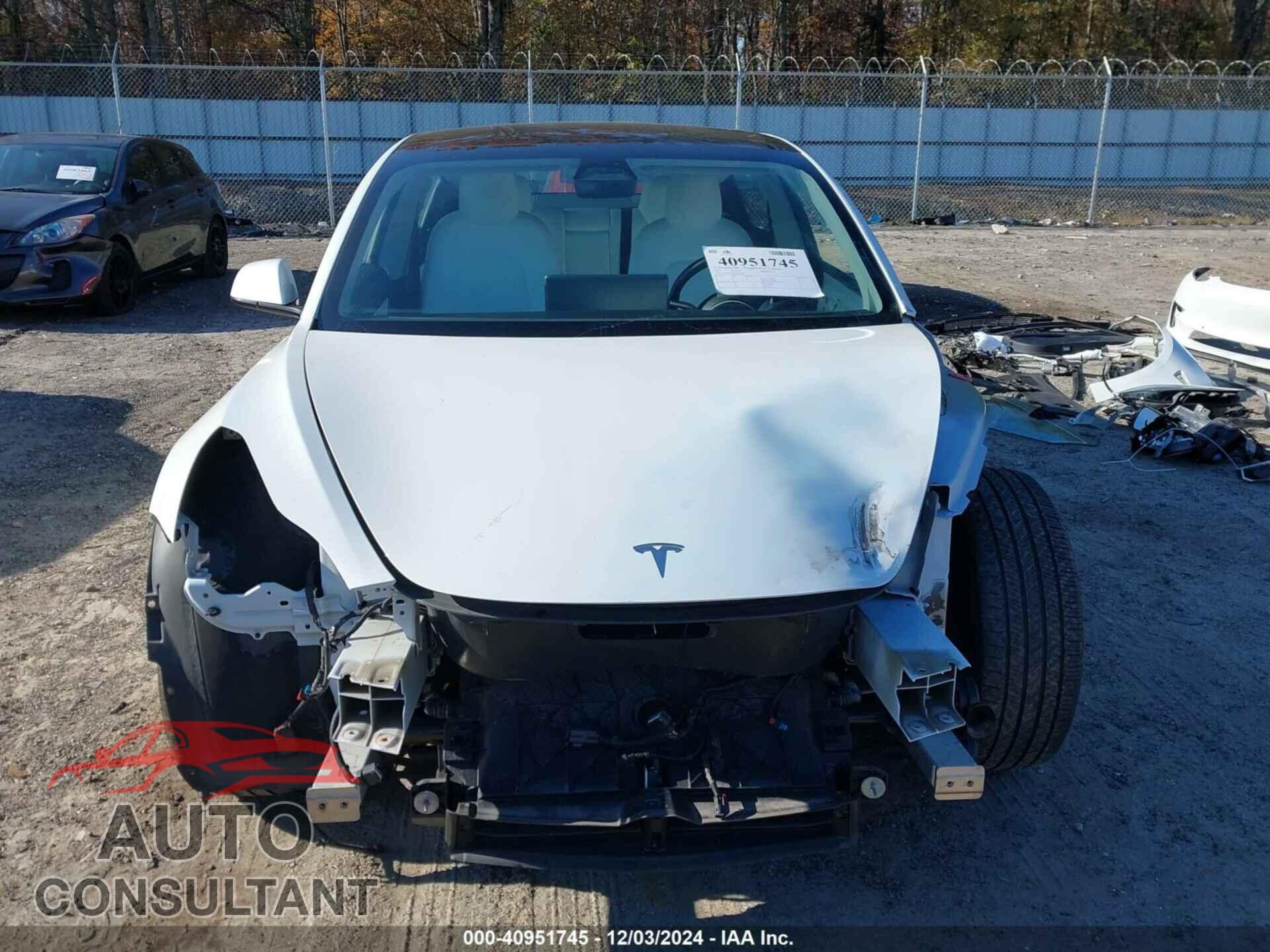 TESLA MODEL 3 2021 - 5YJ3E1EA8MF851900