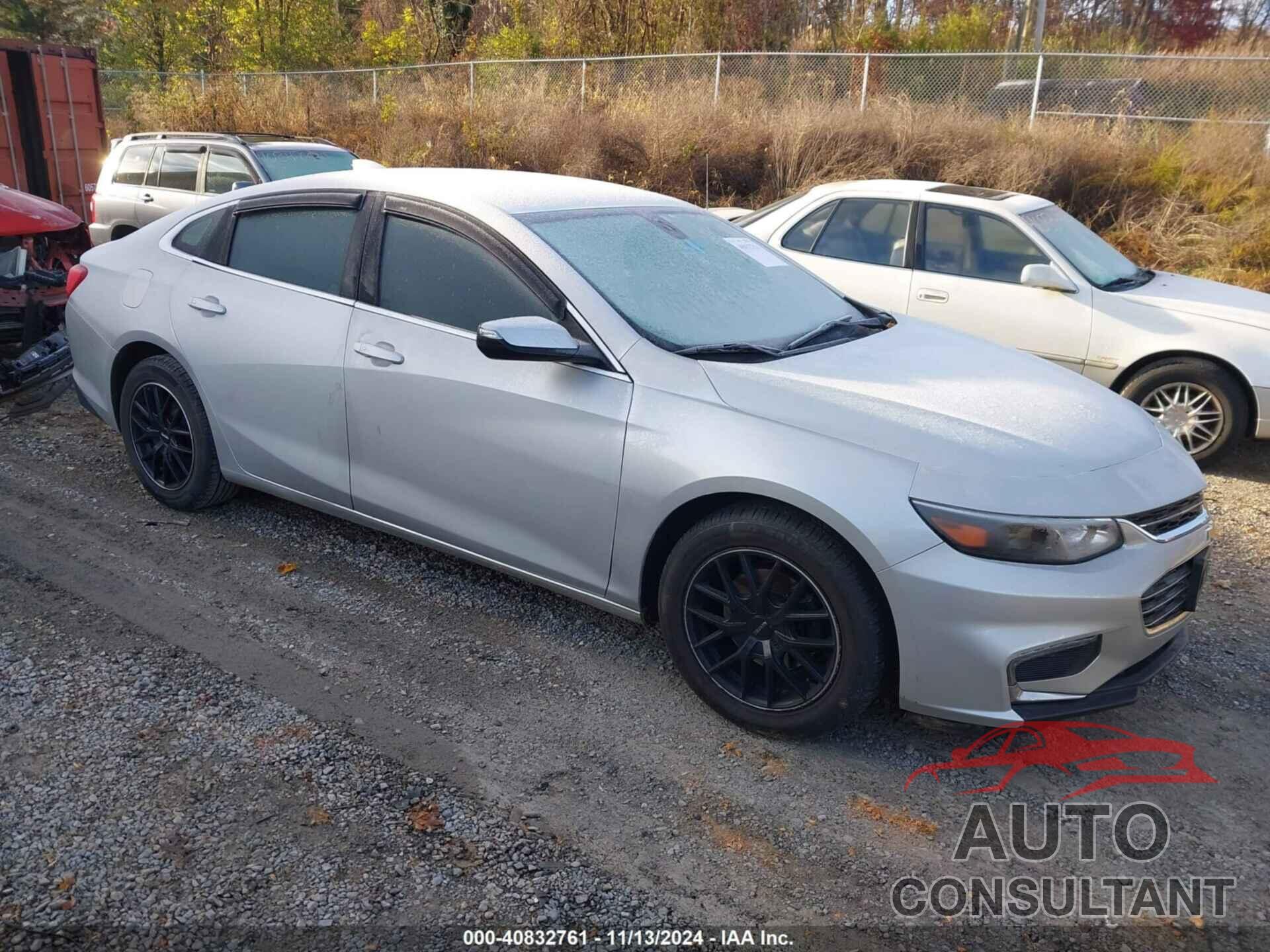 CHEVROLET MALIBU 2018 - 1G1ZD5ST0JF114183