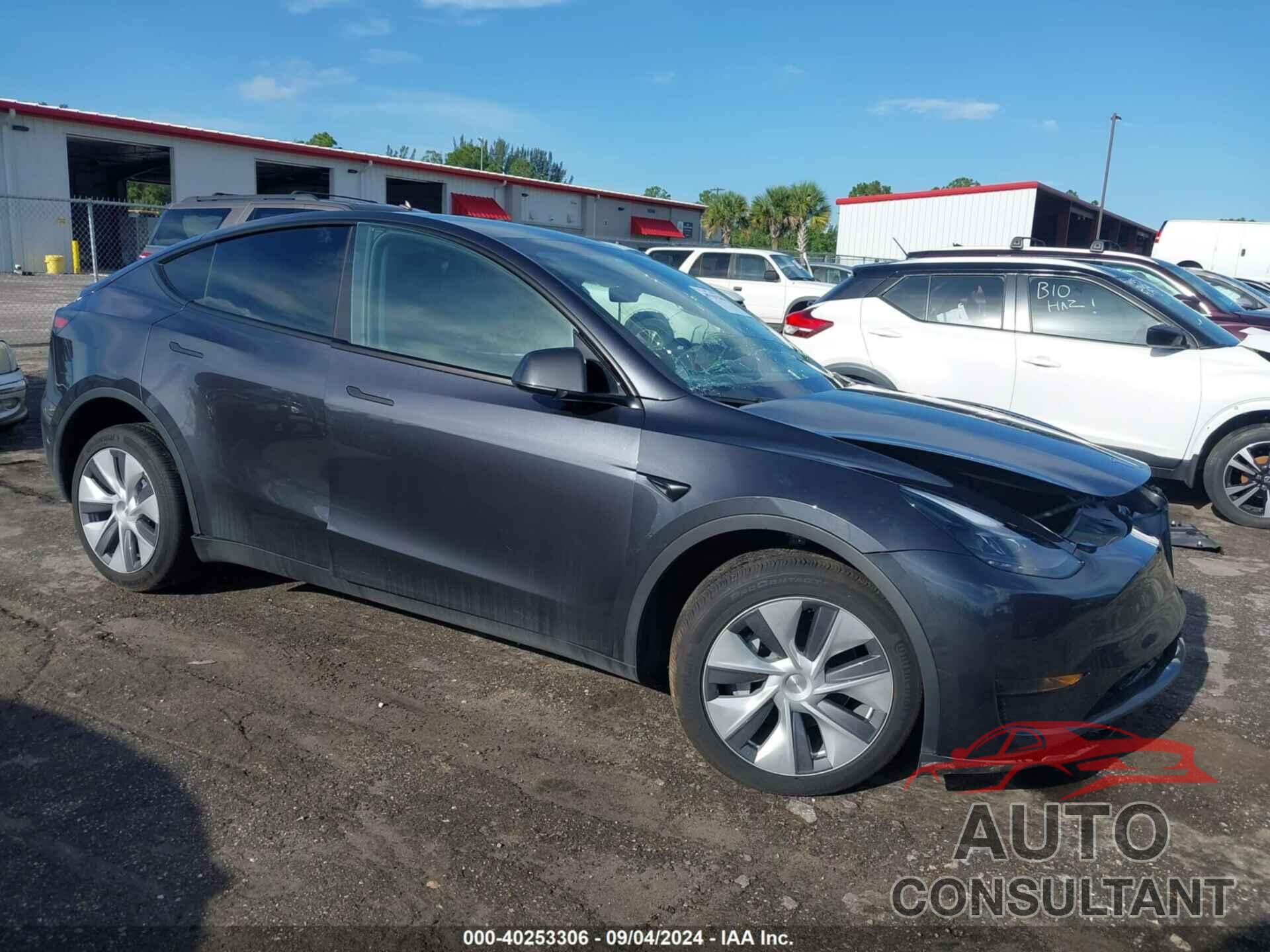 TESLA MODEL Y 2024 - 7SAYGDED0RF092181