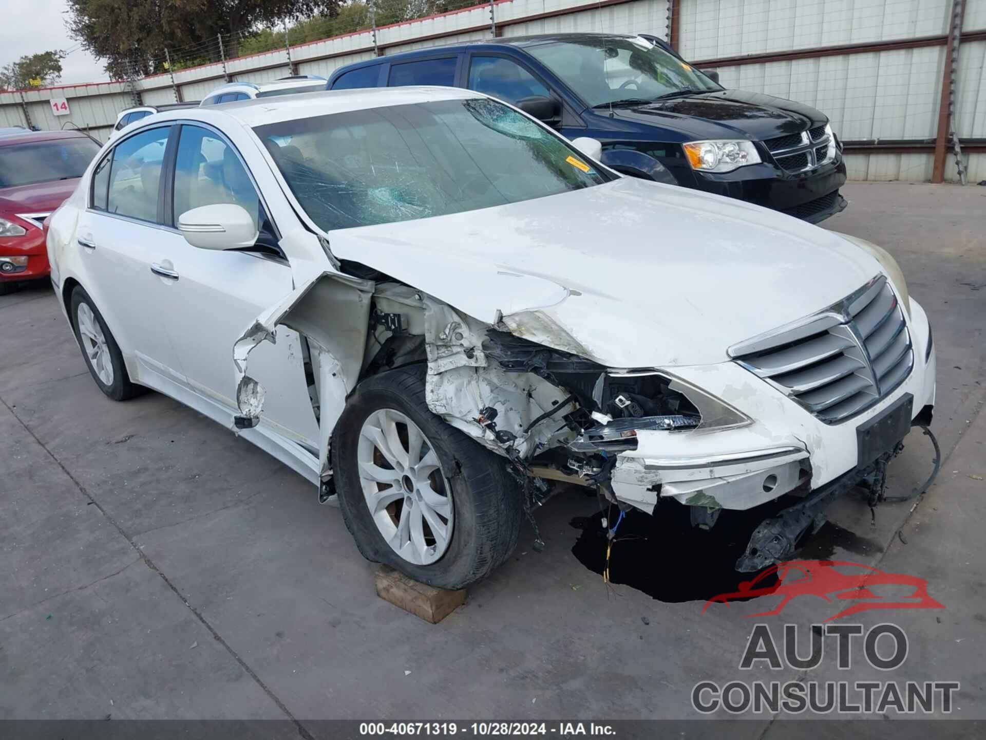 HYUNDAI GENESIS 2012 - KMHGC4DD2CU179015