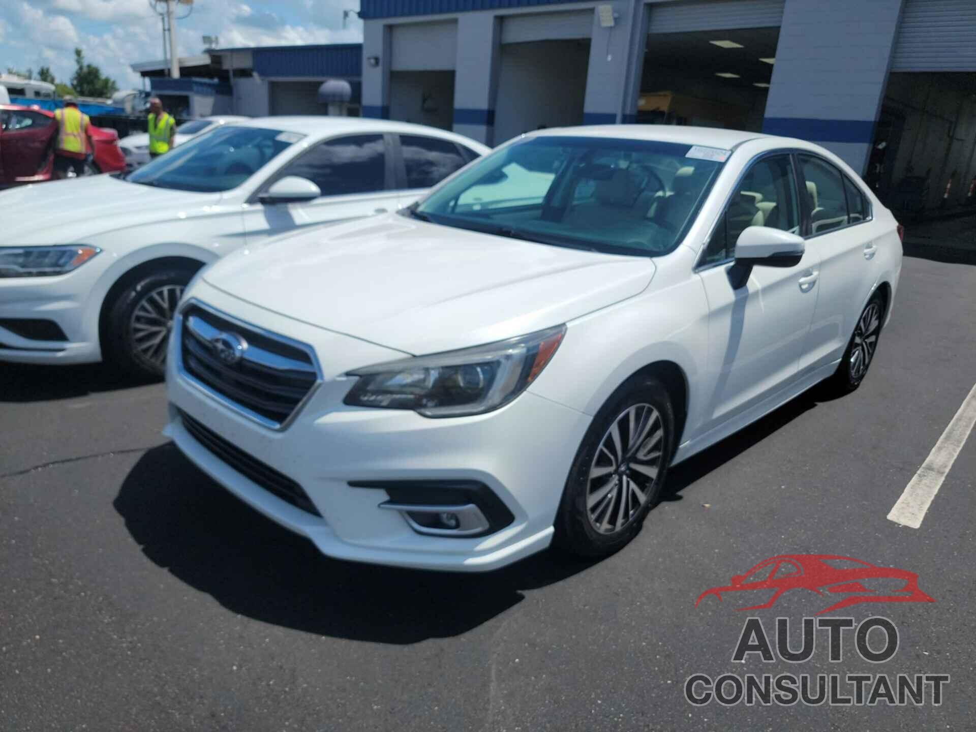 SUBARU LEGACY 2019 - 4S3BNAF64K3031524