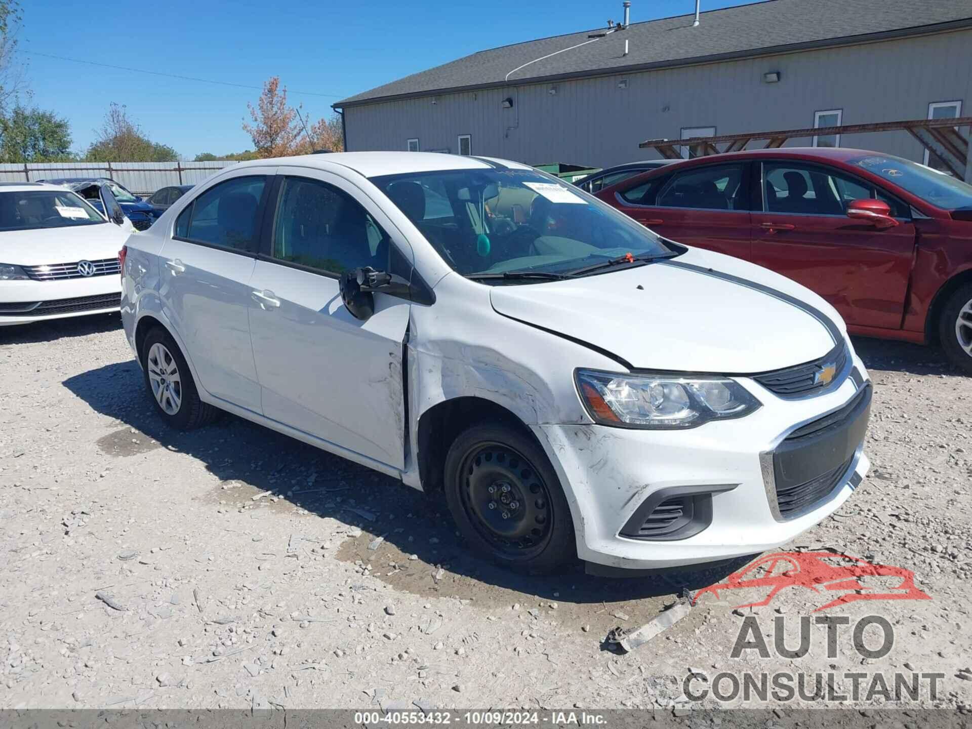 CHEVROLET SONIC 2018 - 1G1JB5SH9J4123409