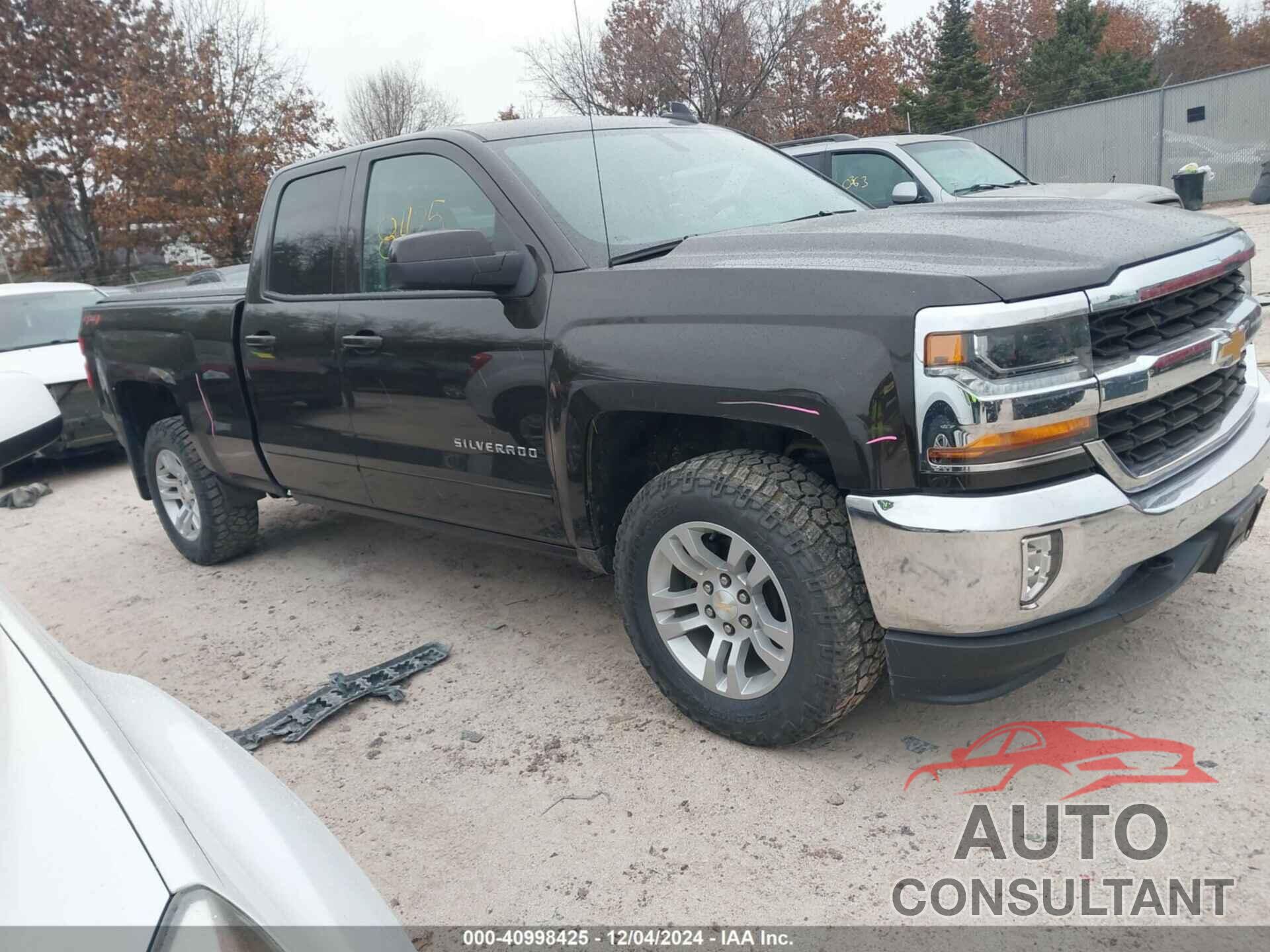 CHEVROLET SILVERADO 1500 2018 - 1GCVKREC0JZ187308