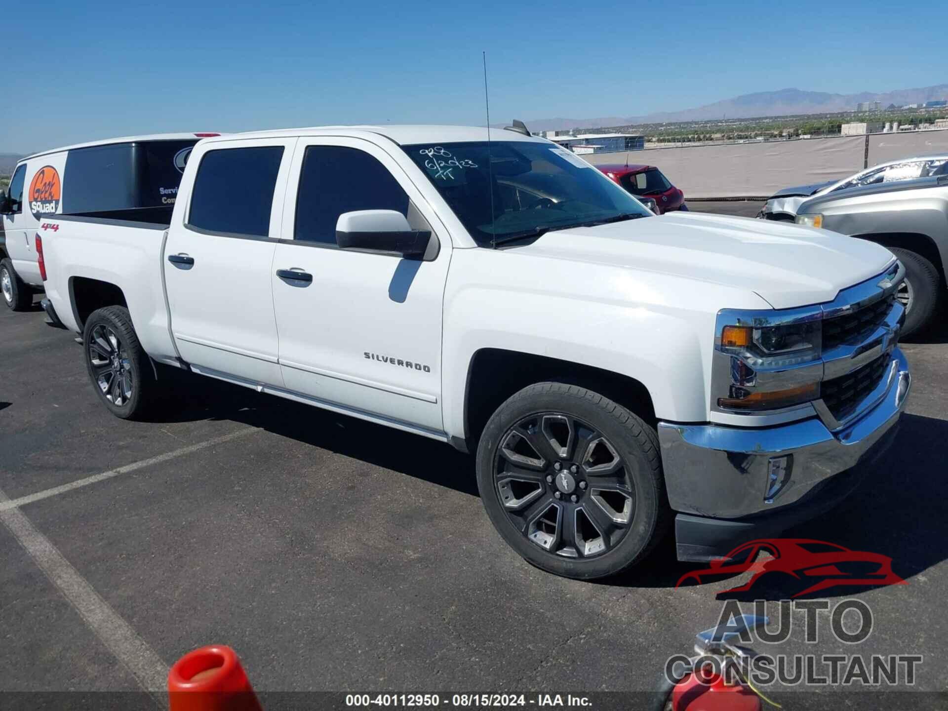 CHEVROLET SILVERADO 1500 2018 - 3GCUKREC2JG136601