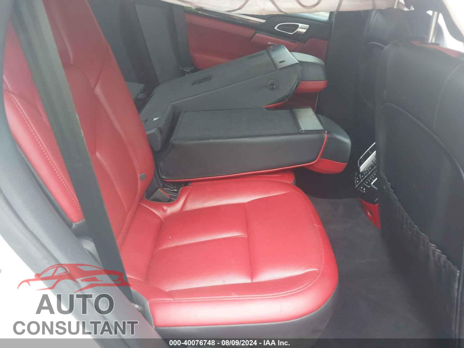 PORSCHE CAYENNE 2017 - WP1AA2A22HKA88562