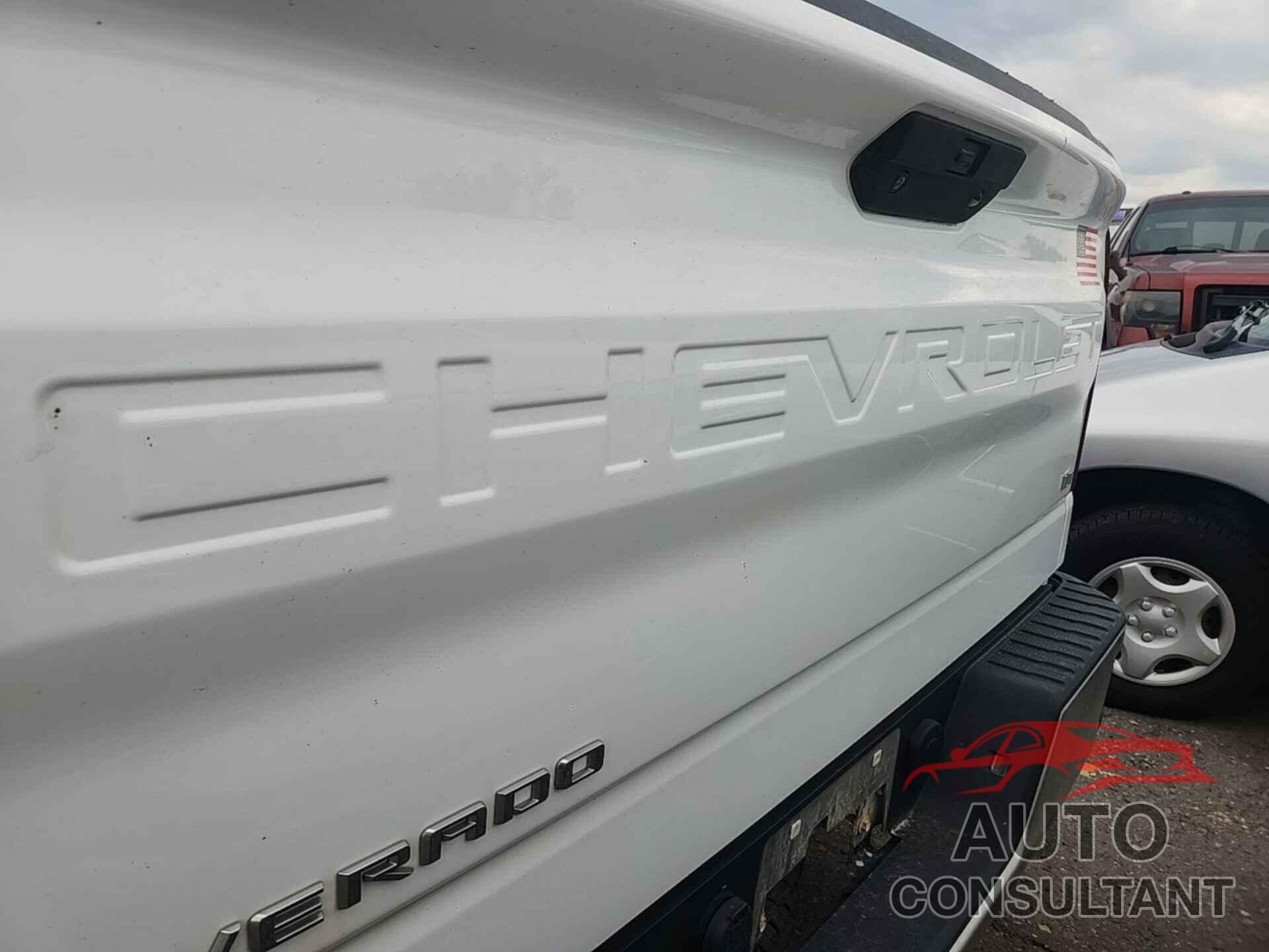 CHEVROLET SILVERADO 2021 - 1GCUYDED5MZ233211