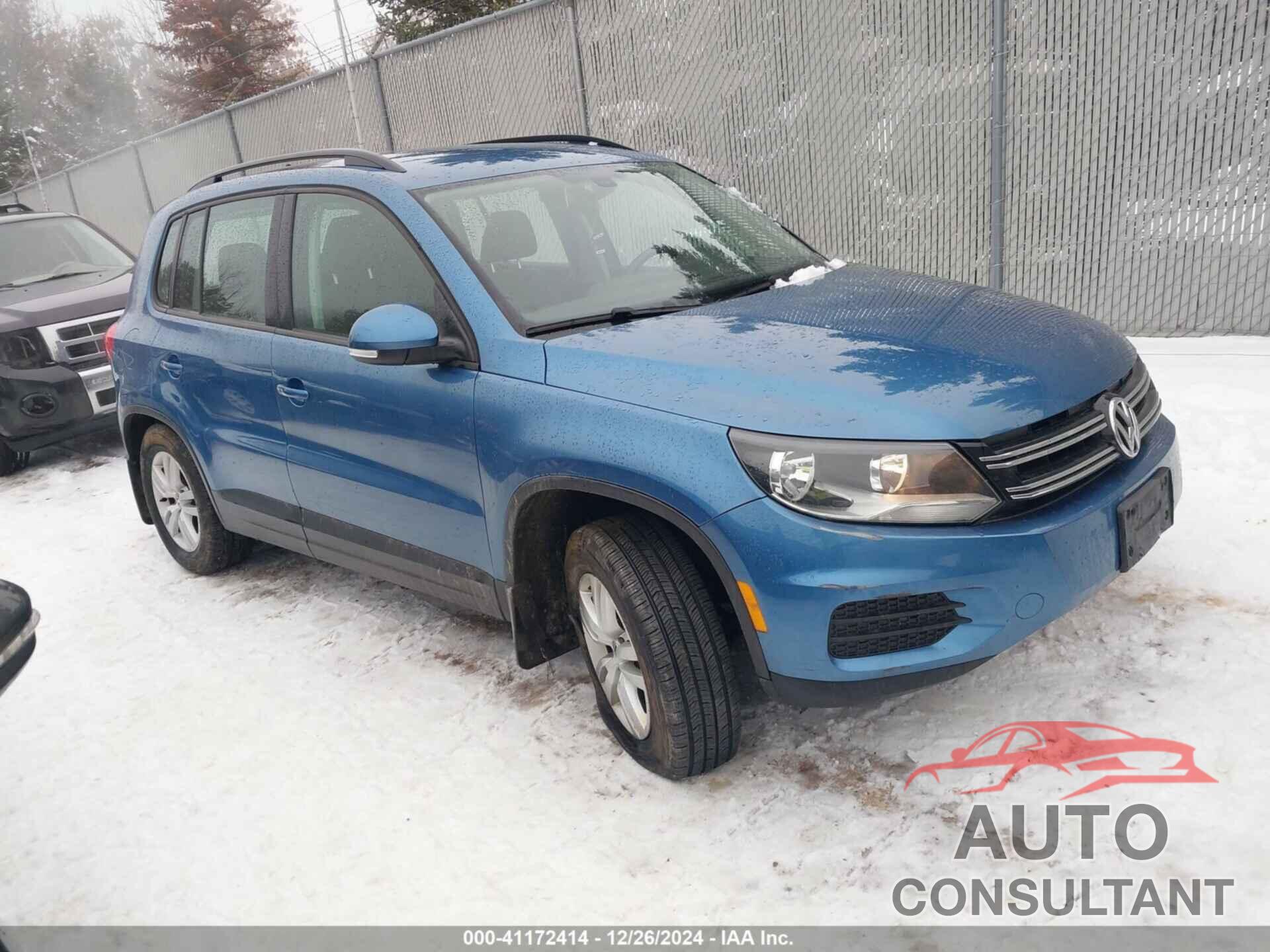 VOLKSWAGEN TIGUAN 2017 - WVGBV7AX0HK021165