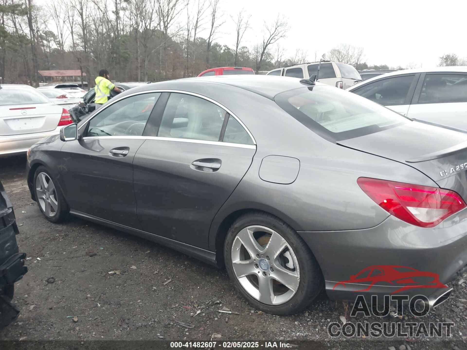 MERCEDES-BENZ CLA 250 2015 - WDDSJ4EB5FN247331