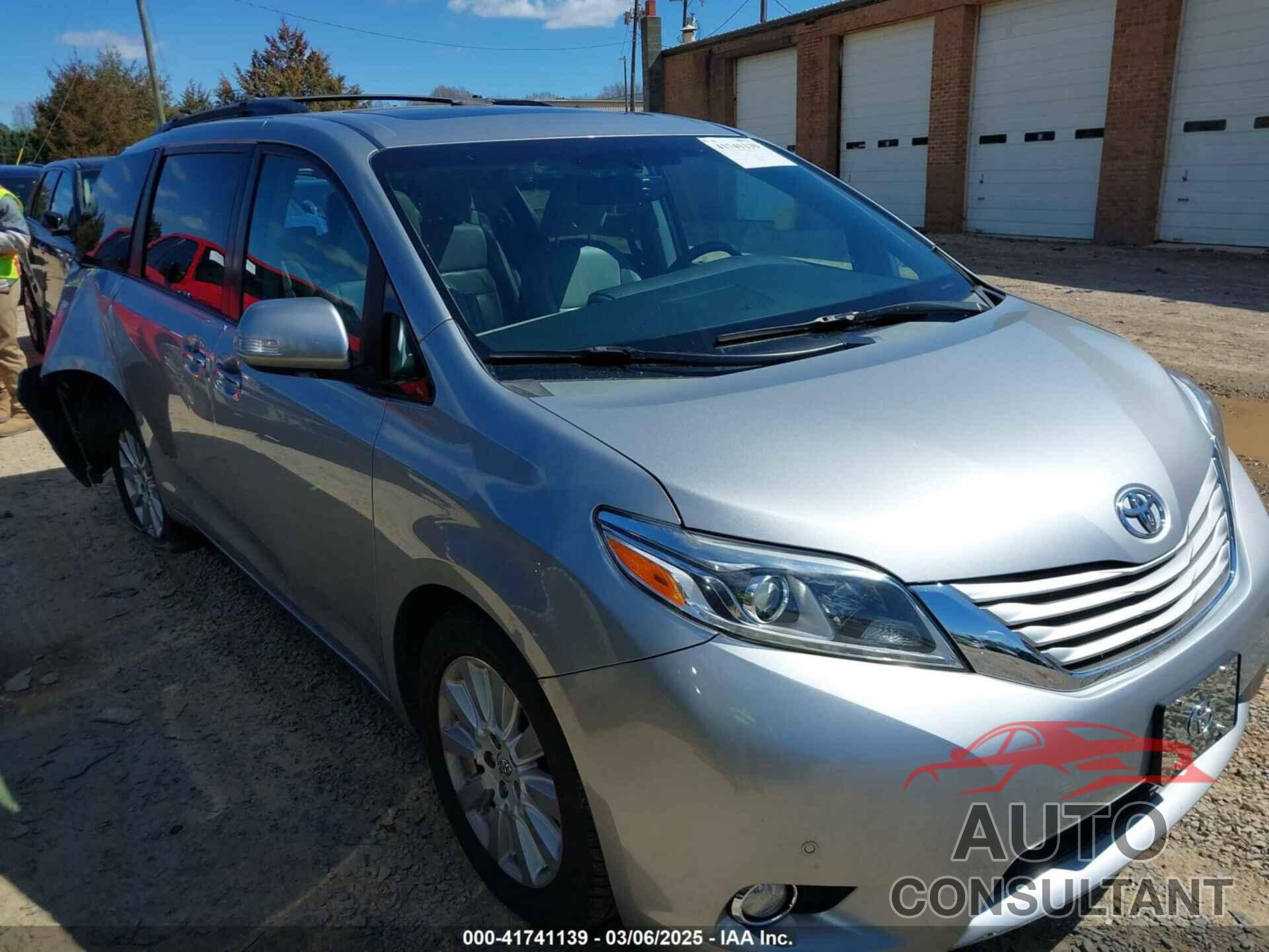 TOYOTA SIENNA 2015 - 5TDYK3DC5FS627155