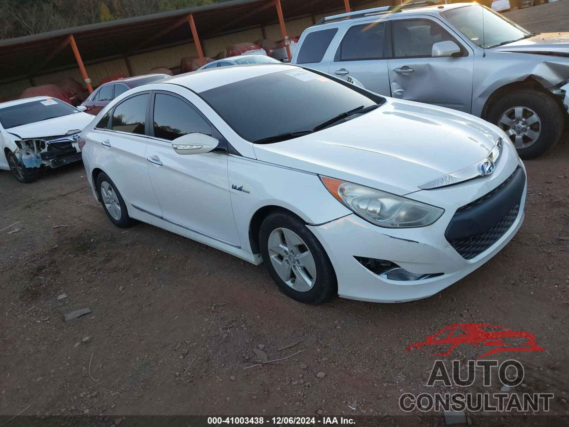 HYUNDAI SONATA HYBRID 2012 - KMHEC4A42CA059681