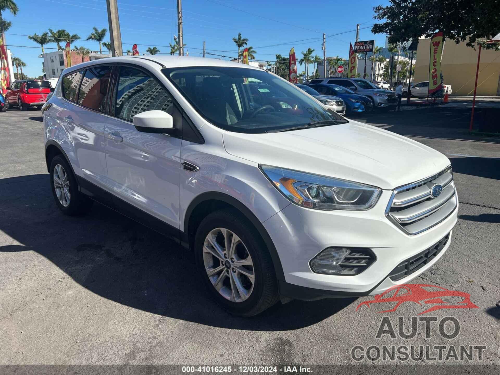 FORD ESCAPE 2017 - 1FMCU9GDXHUC54247