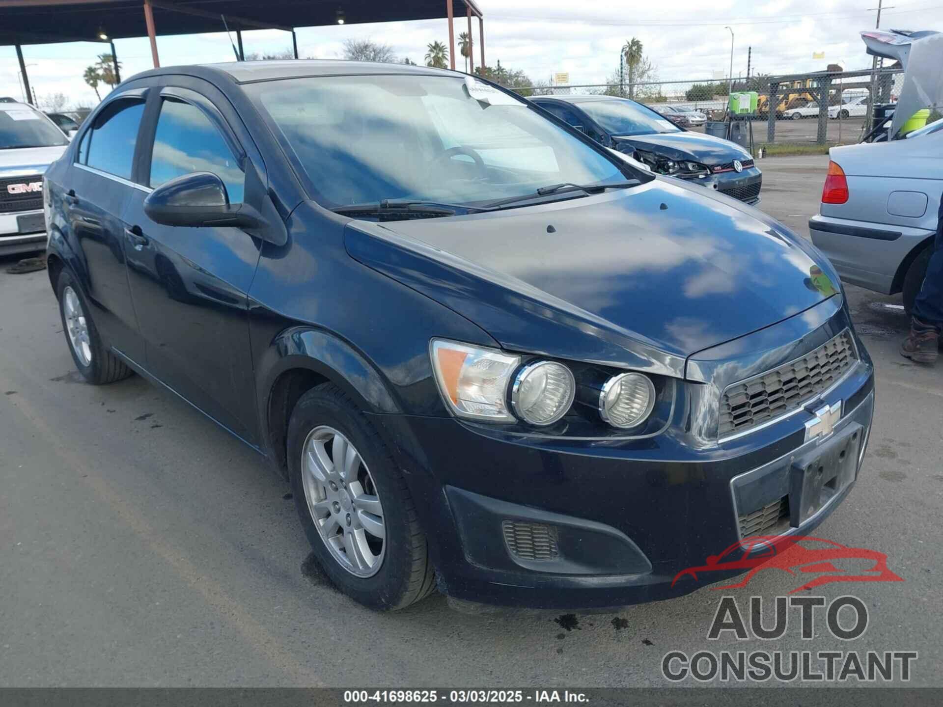 CHEVROLET SONIC 2013 - 1G1JC5SH1D4126306