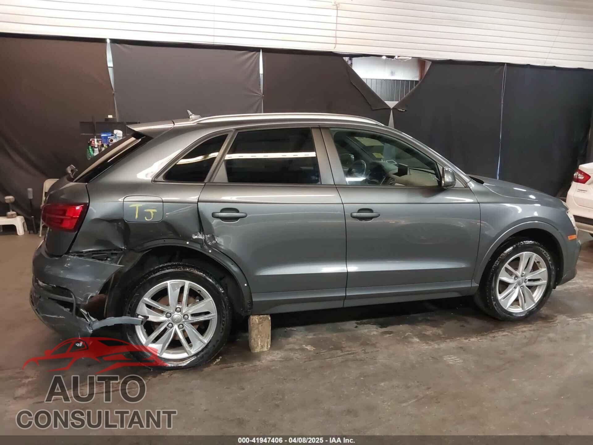 AUDI Q3 2017 - WA1ECCFS2HR003006