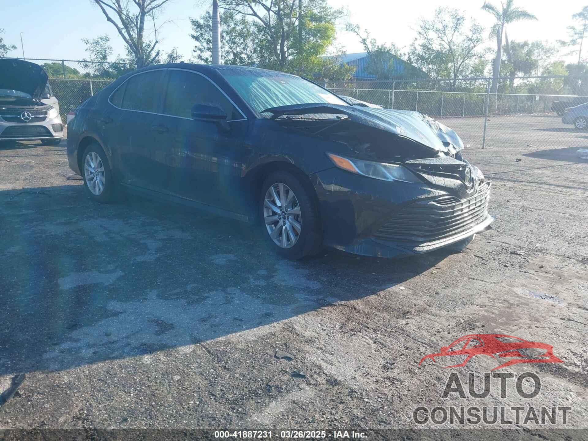 TOYOTA CAMRY 2018 - 4T1B11HK7JU579995