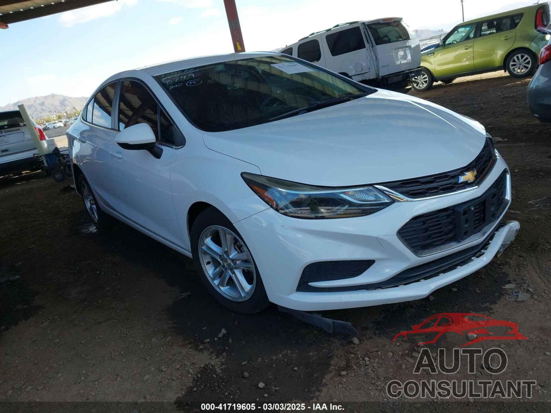 CHEVROLET CRUZE 2017 - 1G1BE5SM8H7228749
