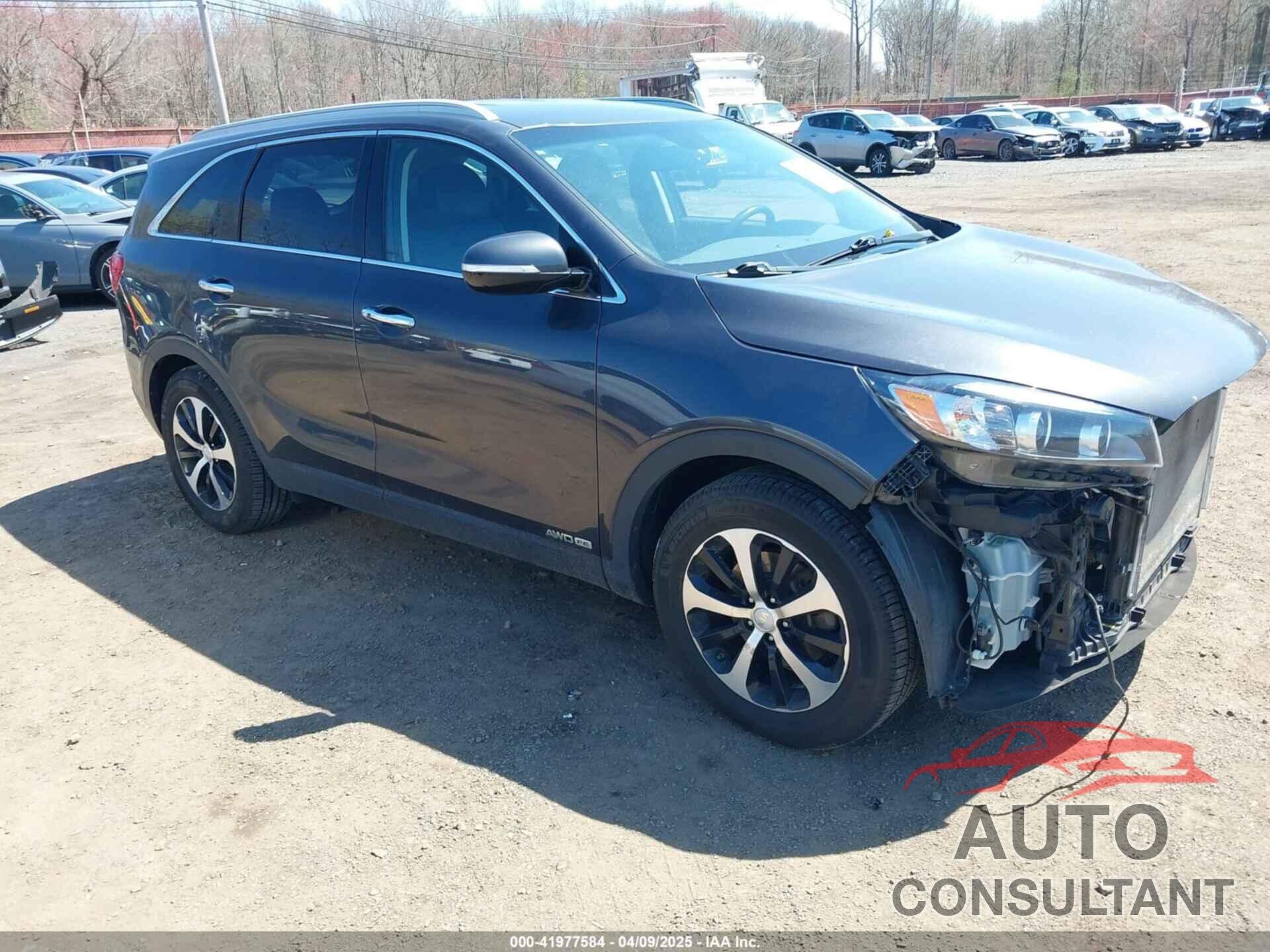 KIA SORENTO 2018 - 5XYPHDA57JG388378