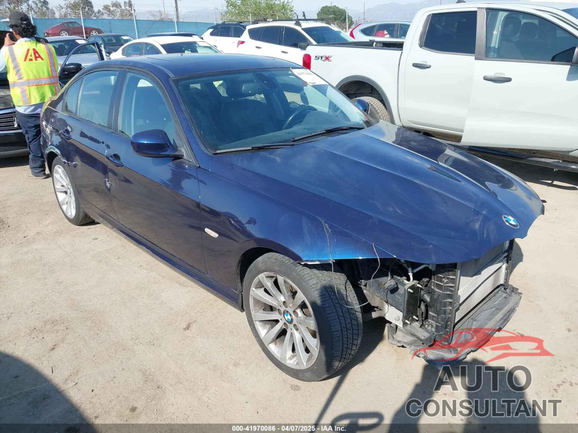 BMW 328I 2011 - WBAPH5G59BNM72013