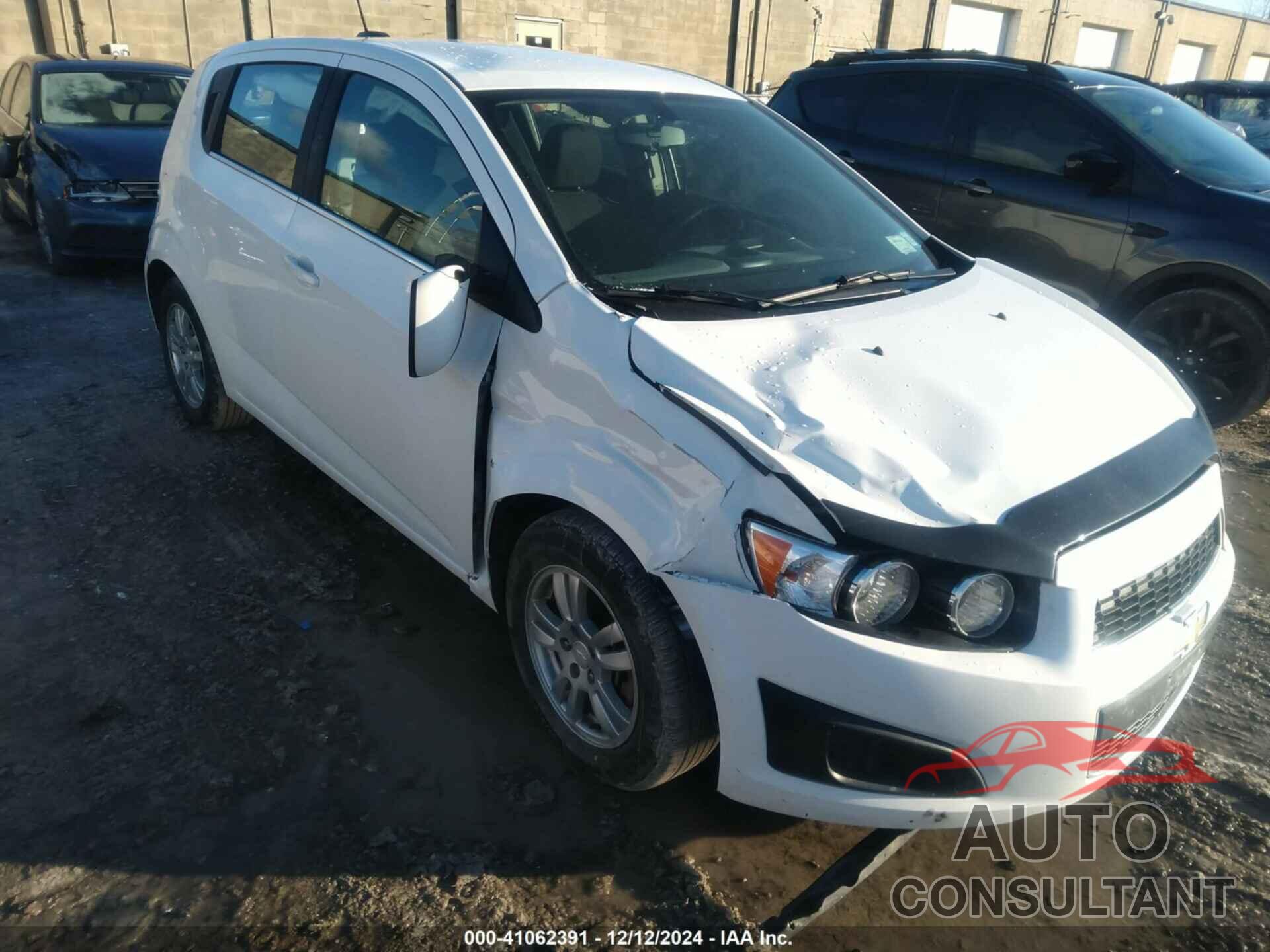 CHEVROLET SONIC 2015 - 1G1JC6SG4F4205906