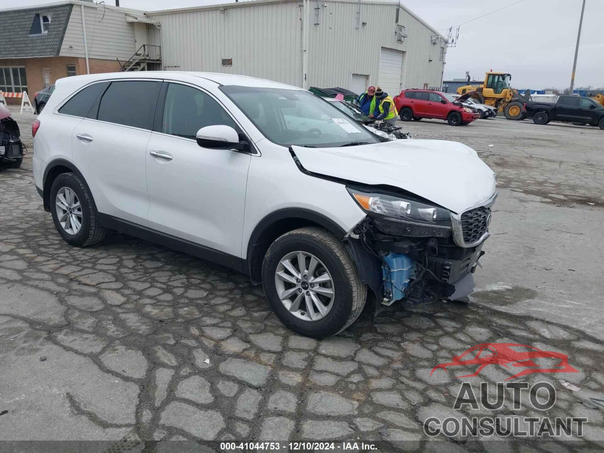 KIA SORENTO 2019 - 5XYPG4A39KG605903