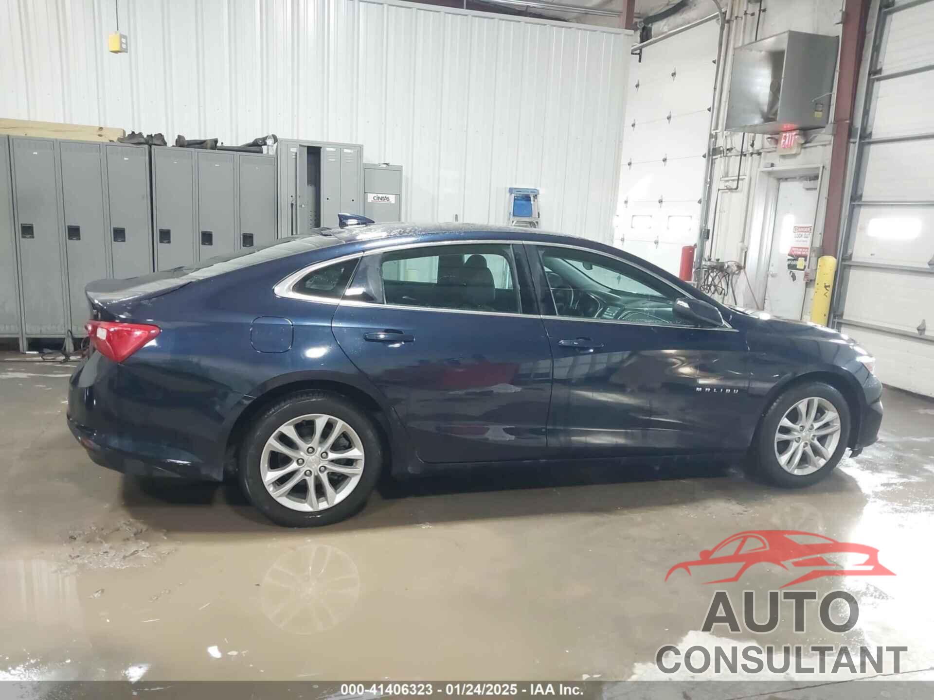 CHEVROLET MALIBU 2017 - 1G1ZE5ST5HF137689