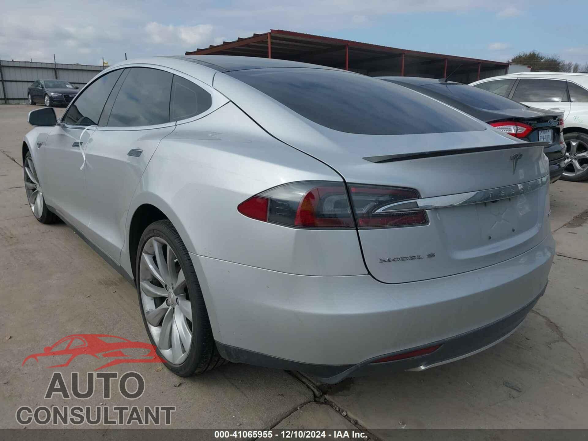 TESLA MODEL S 2013 - 5YJSA1DP2DFP17574