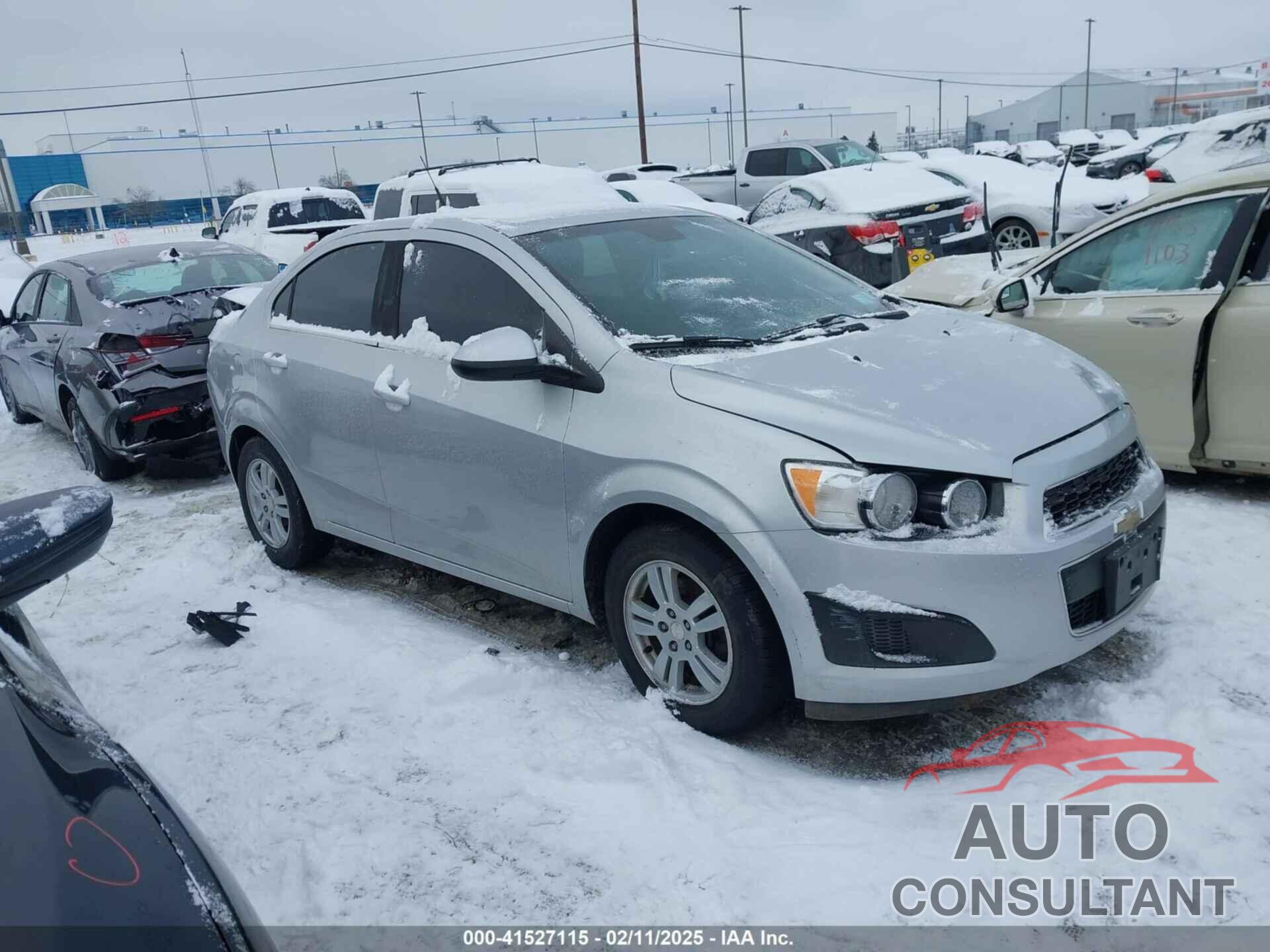 CHEVROLET SONIC 2012 - 1G1JC5SH2C4227594