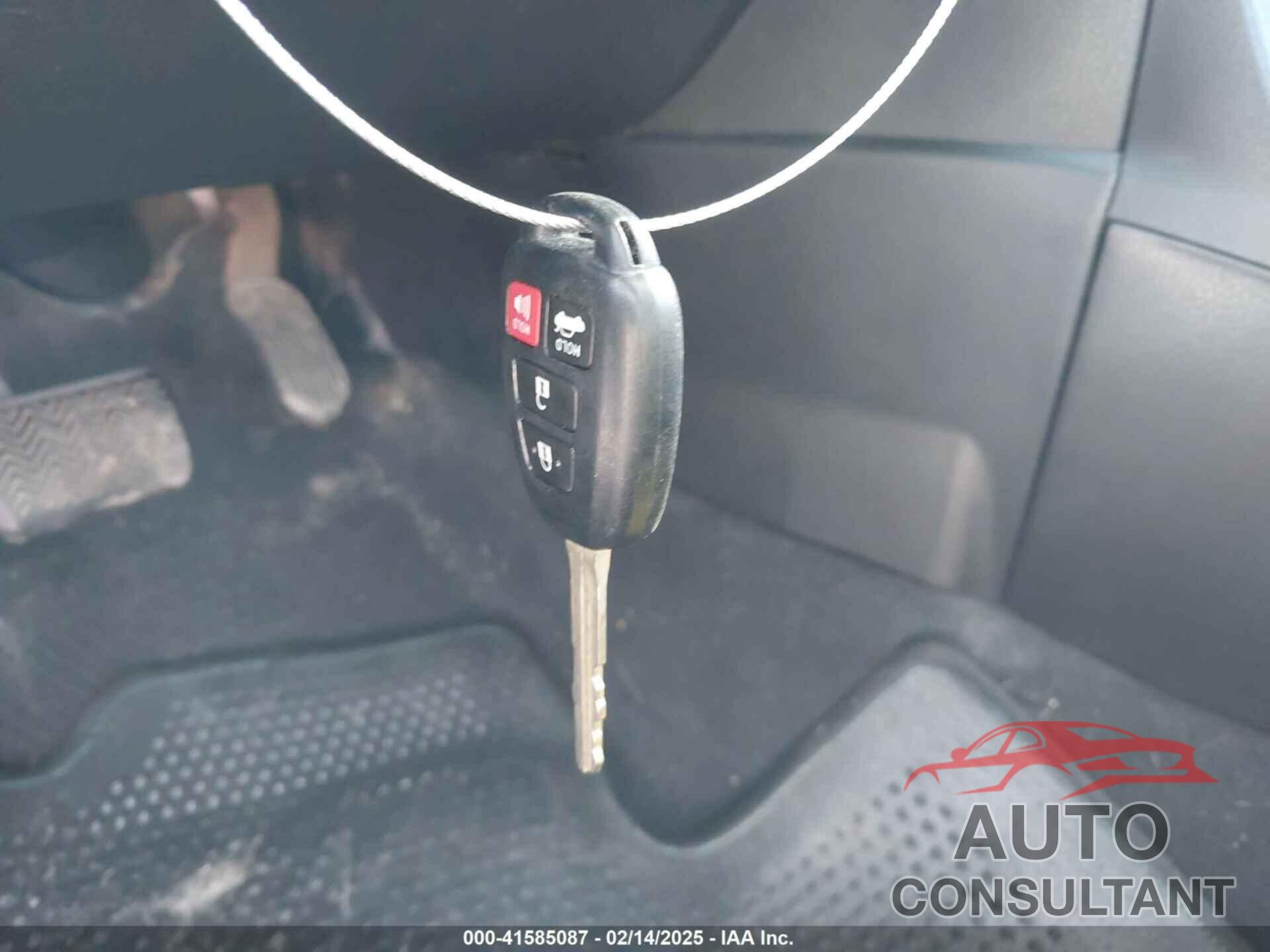 TOYOTA COROLLA 2015 - 2T1BURHE2FC266328