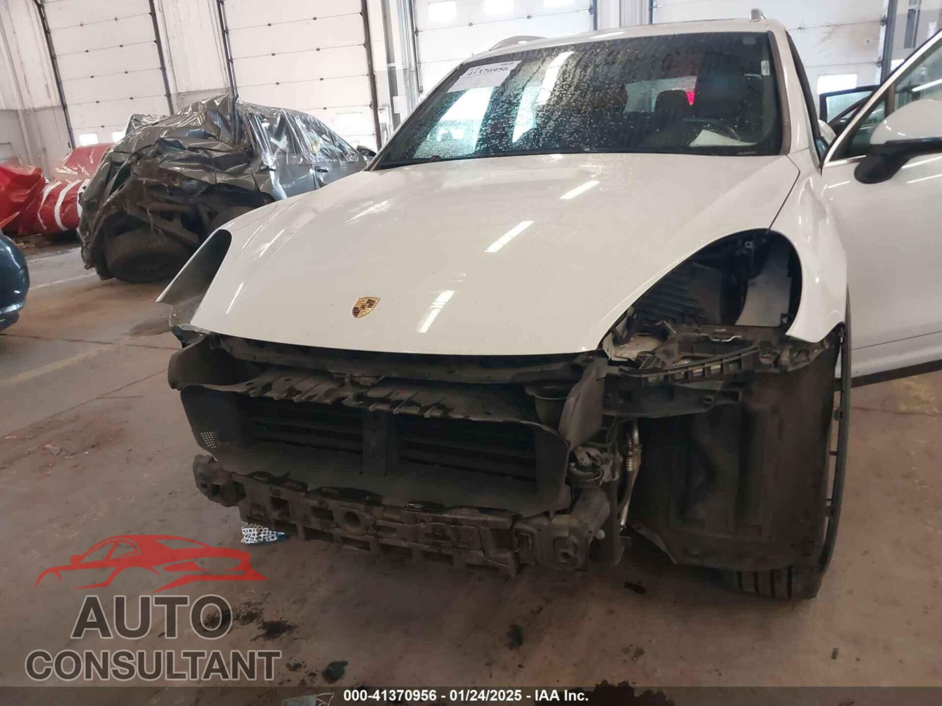 PORSCHE CAYENNE 2016 - WP1AA2A26GLA10357