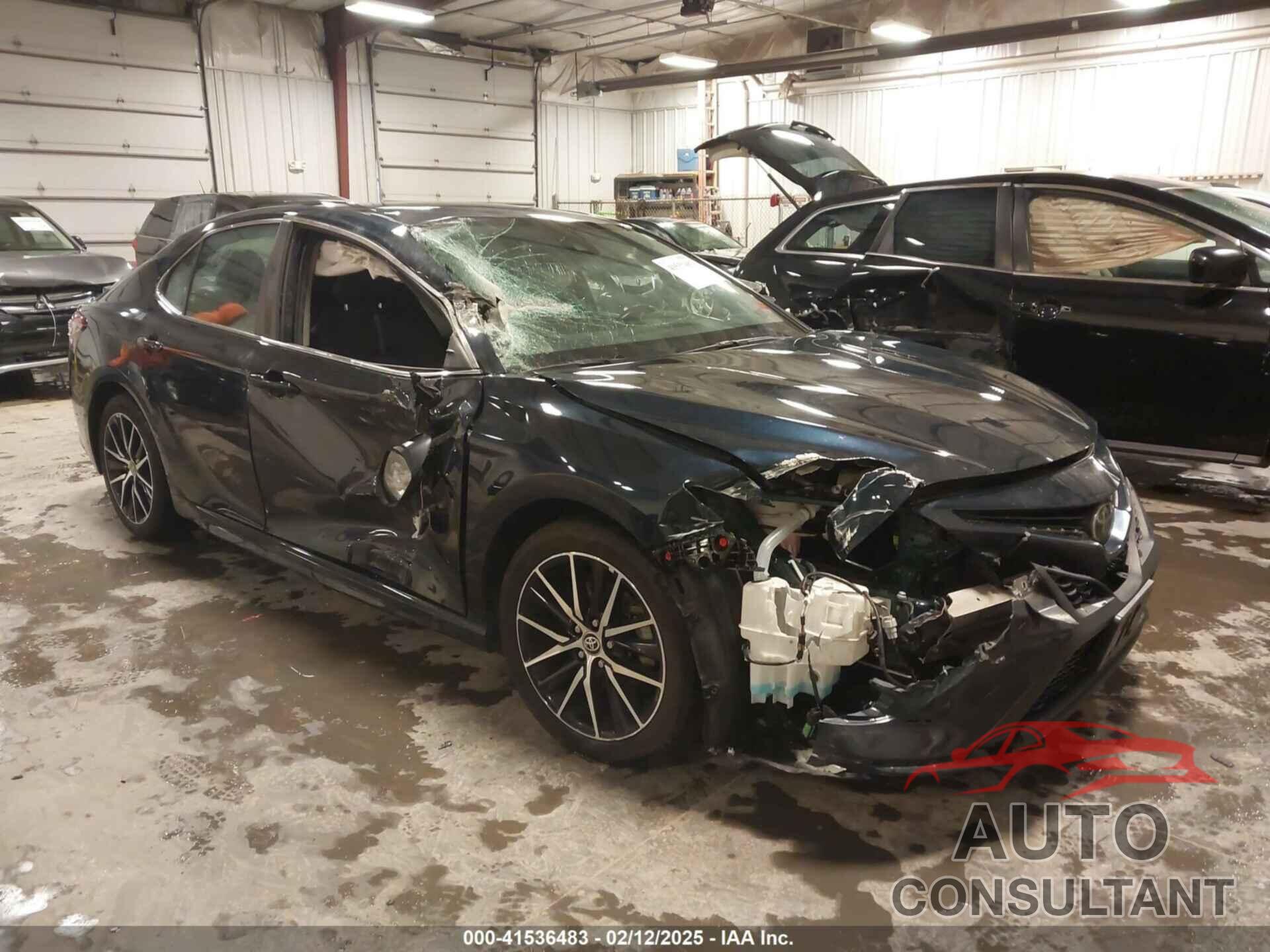 TOYOTA CAMRY 2021 - 4T1G11BK1MU029954