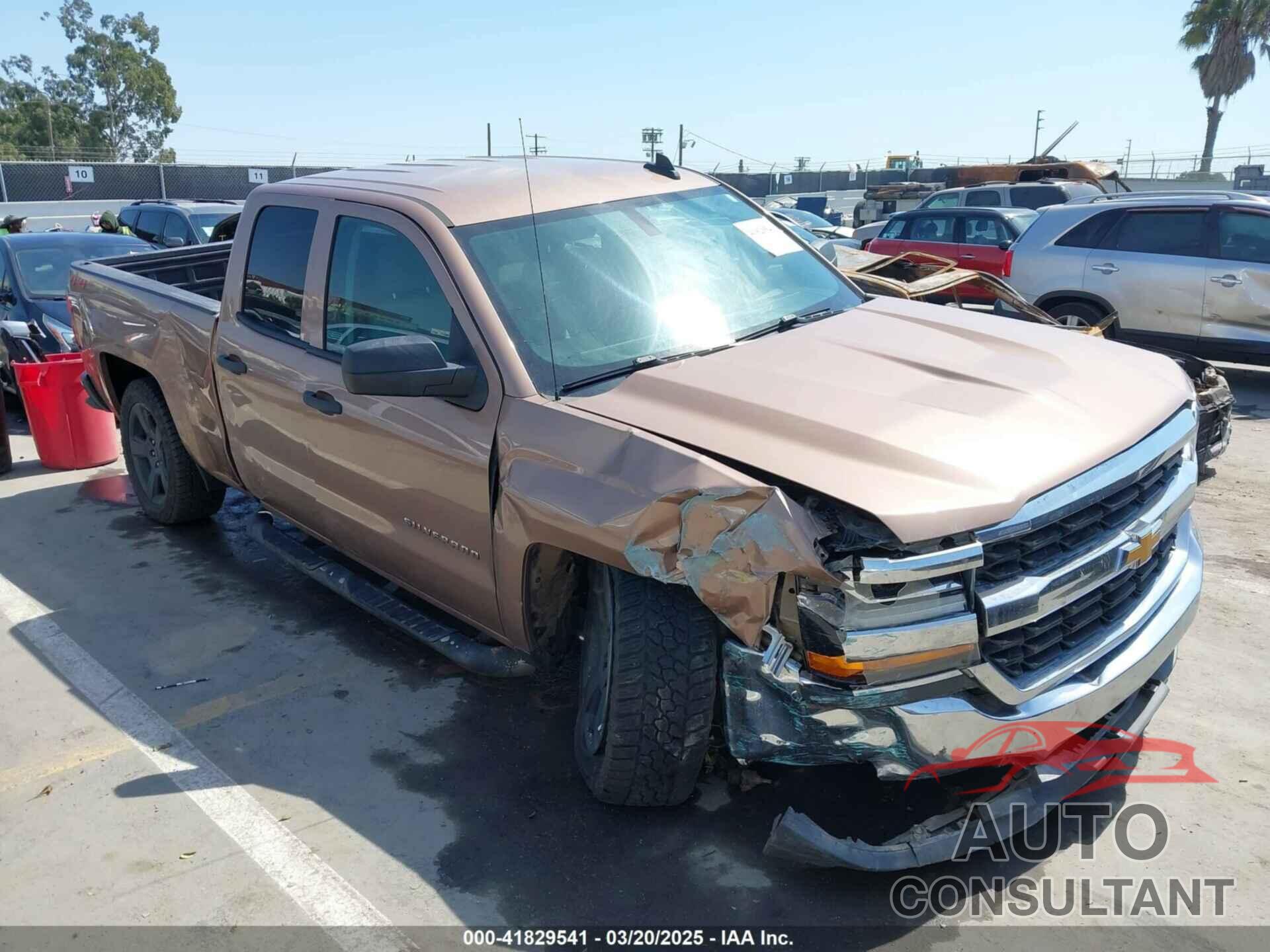 CHEVROLET SILVERADO 1500 2018 - 1GCVKREH3JZ218563