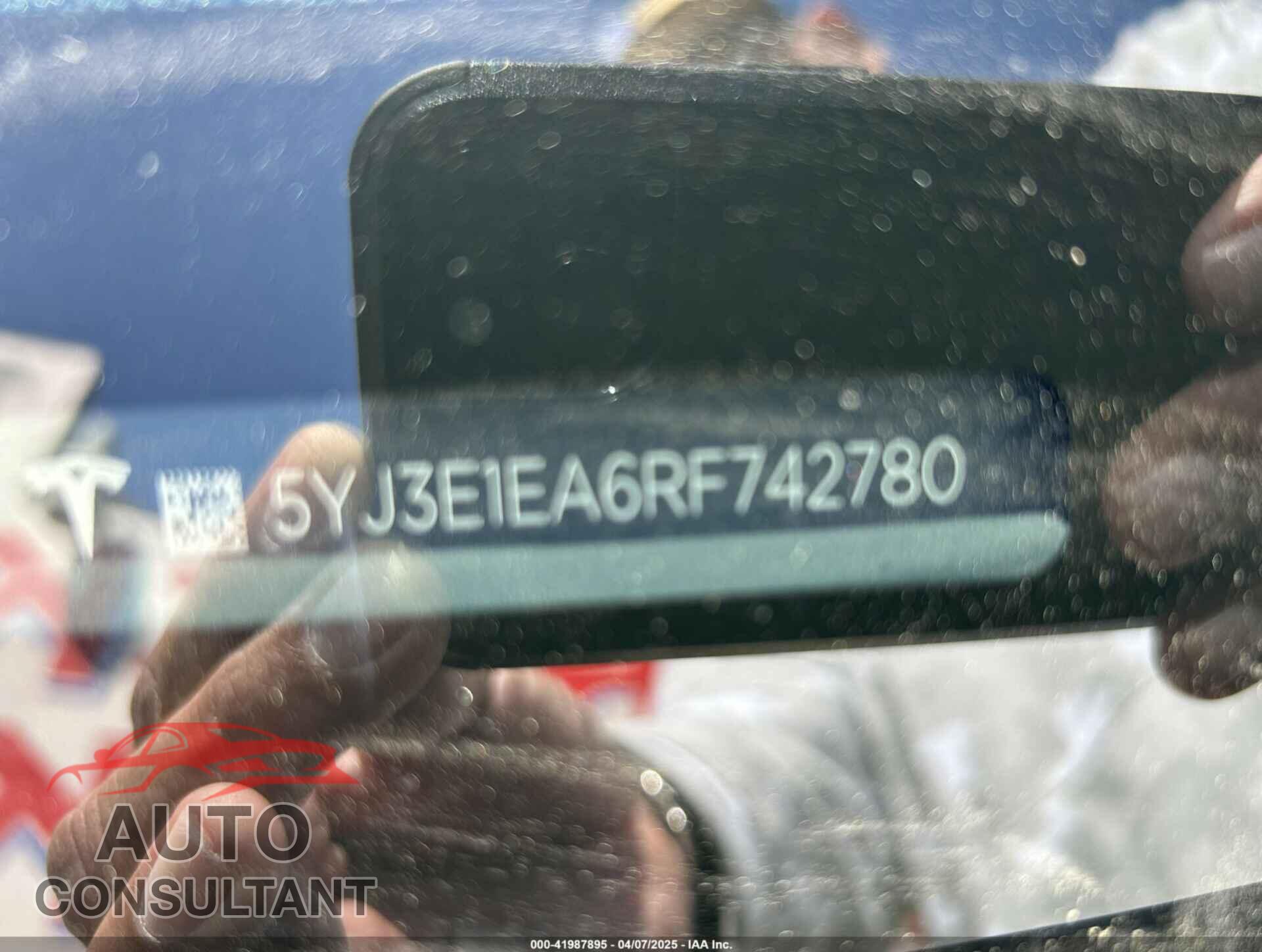 TESLA MODEL 3 2024 - 5YJ3E1EA6RF742780