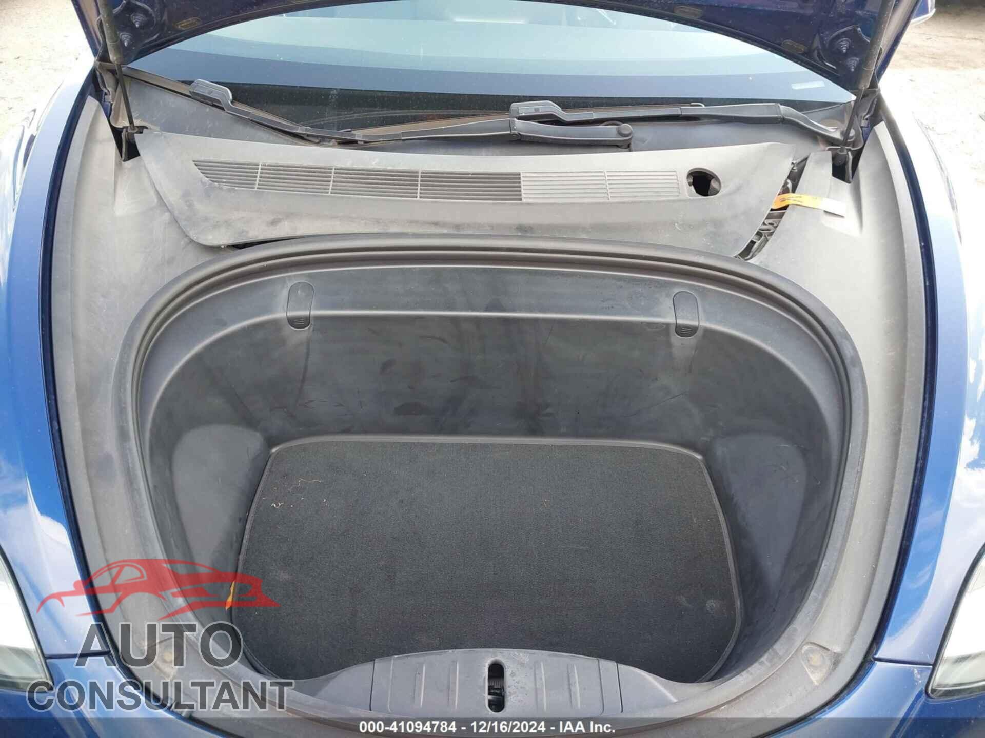 TESLA MODEL 3 2018 - 5YJ3E1EB2JF105317